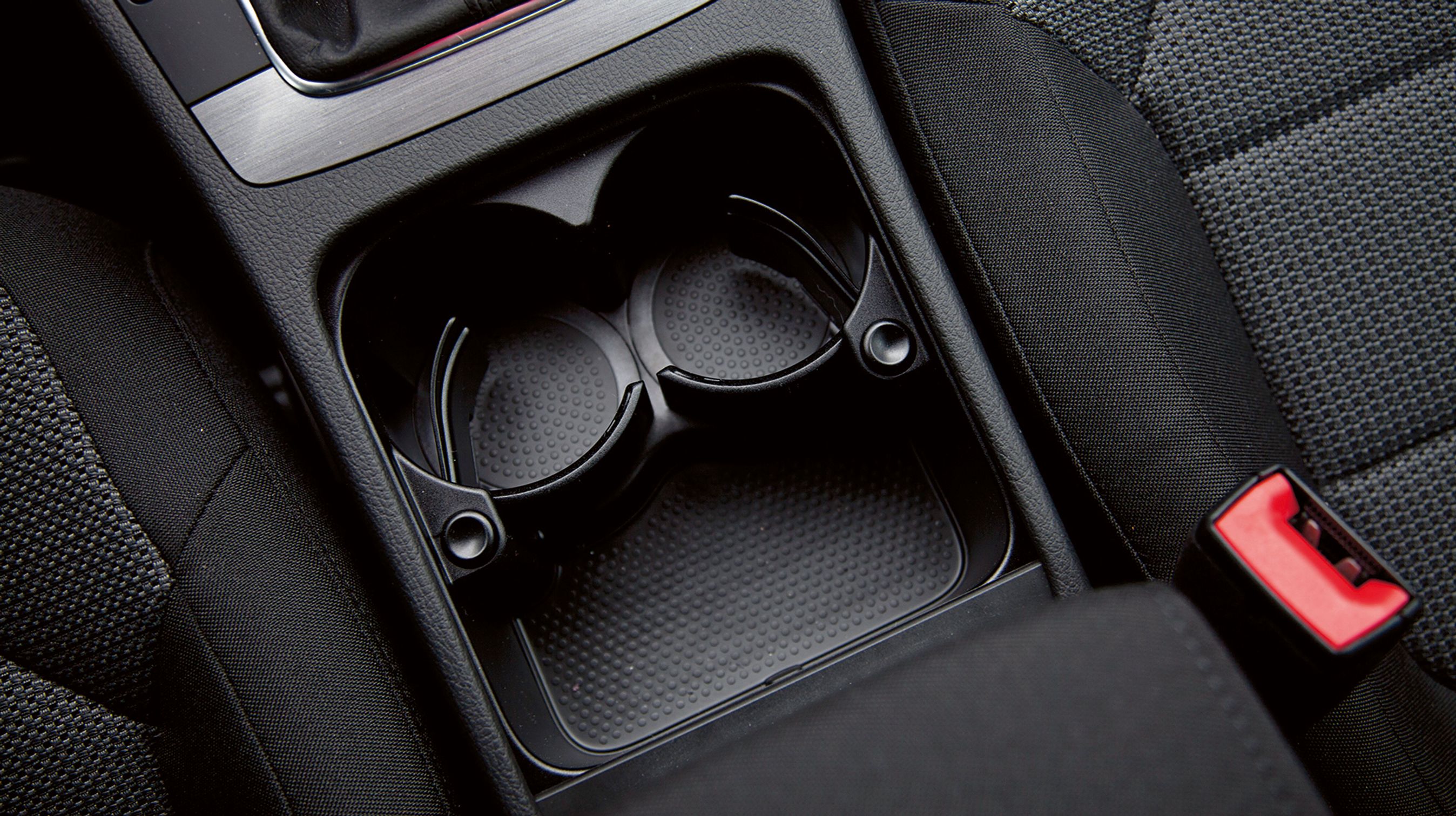 I kabinen er der god fralægningsplads.