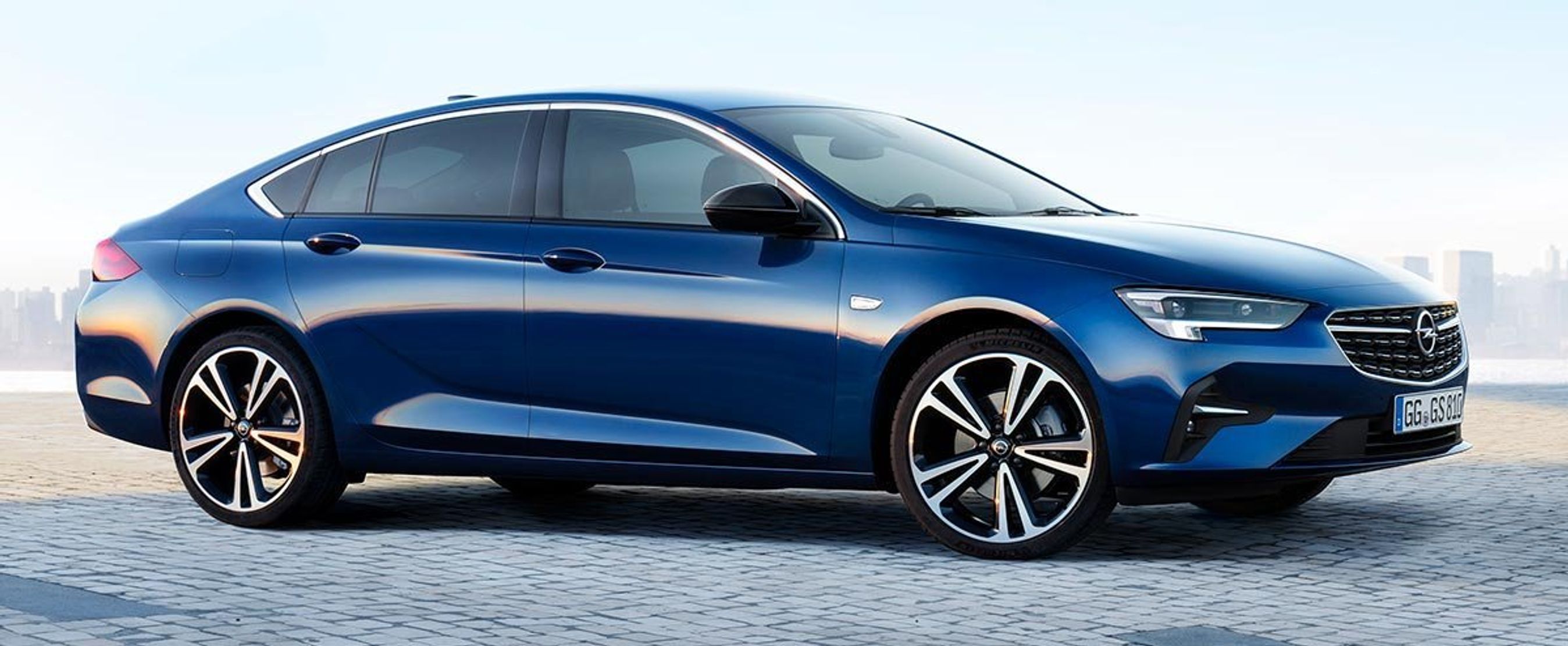 Opel Insignia hedder som femdørs Grand Tourer.