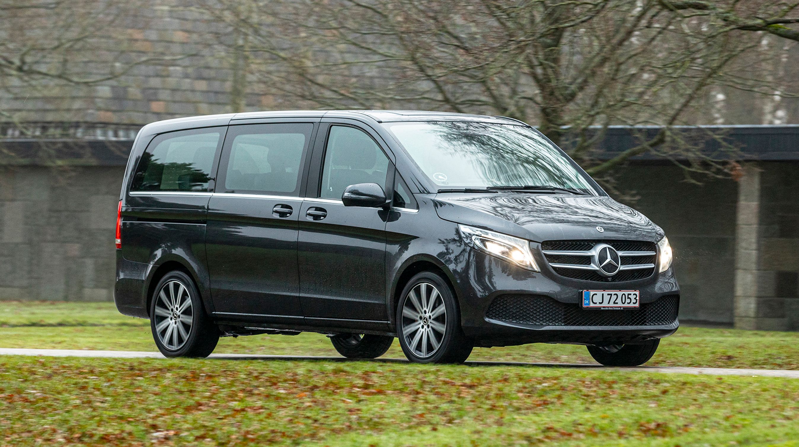 Mercedes-Benz V300d er en syvpersoners shuttlebus, der mest af alt egner sig til VIP-gæster.