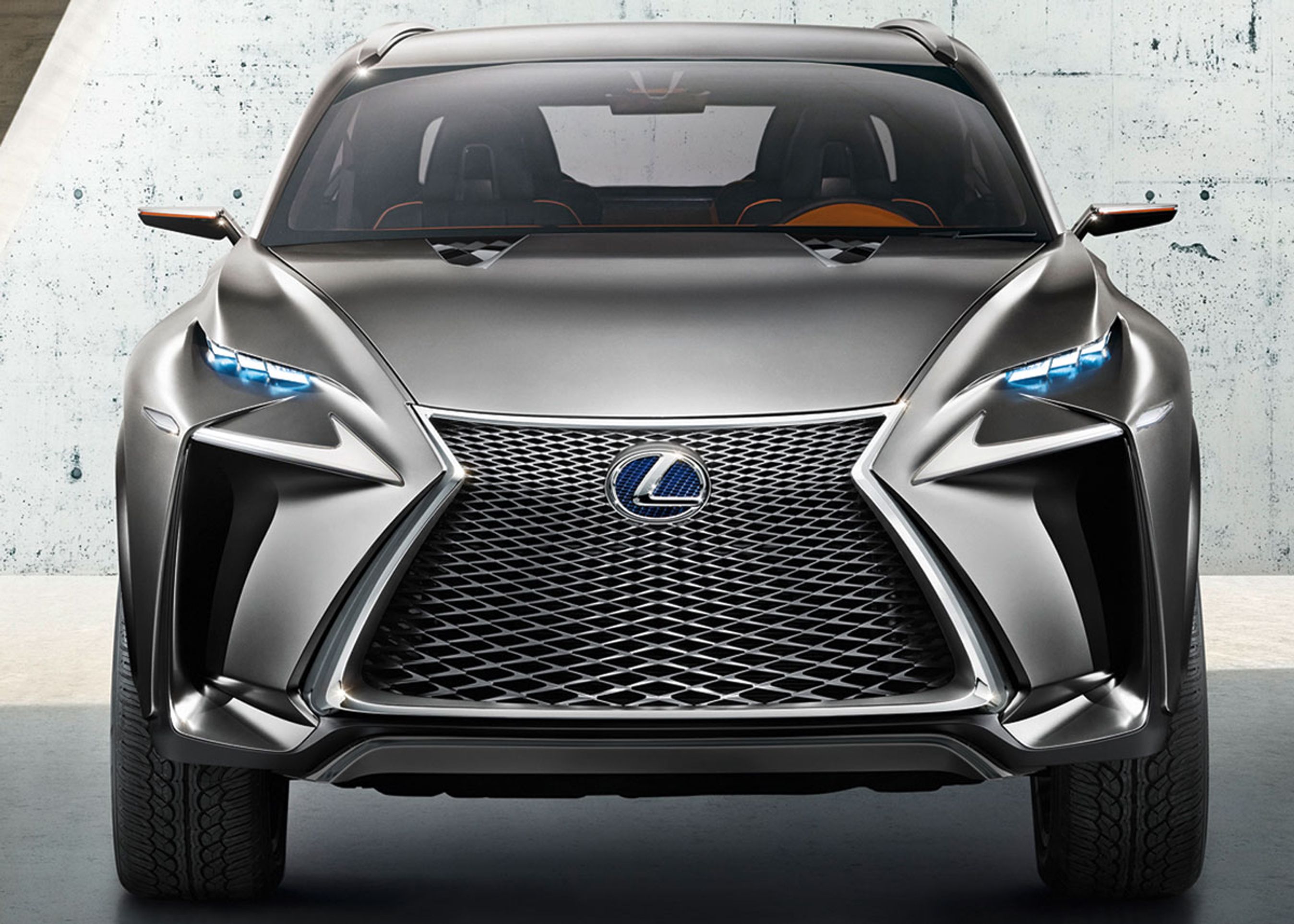 Konceptudgaven fra Frankfurt-udstillingen i 2013 var ekstra dramatisk, bl.a. i kraft af de meget store "luftindtag" under lygterne.