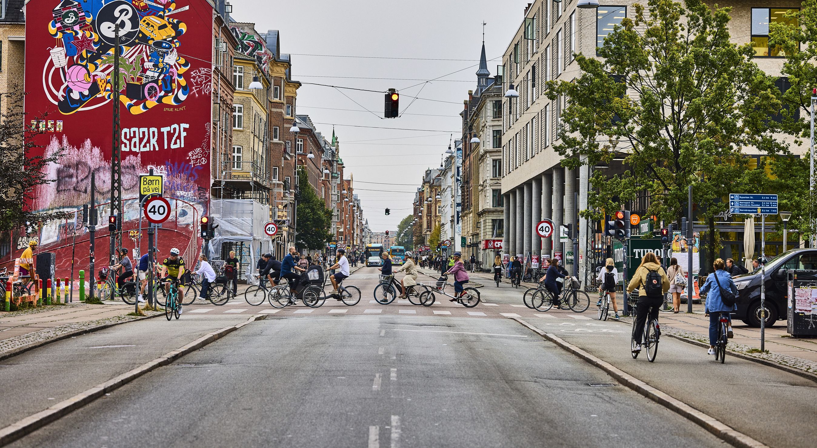 Tema: Kampen om pladsen i byen tager til