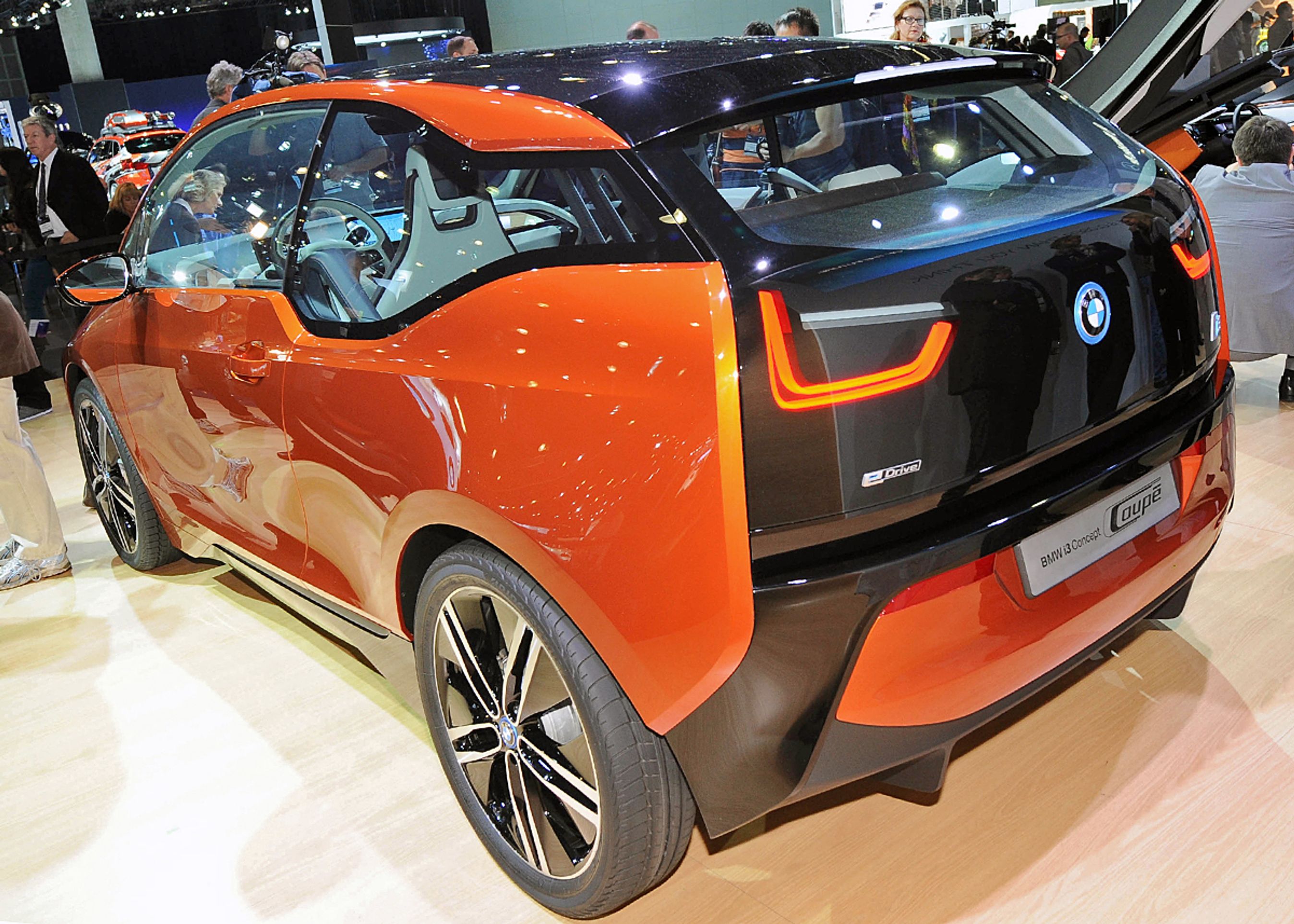 Elbilen er udstyret med 20 tommer letmetalhjul, men der er trods alt stadig tale om en konceptbil.