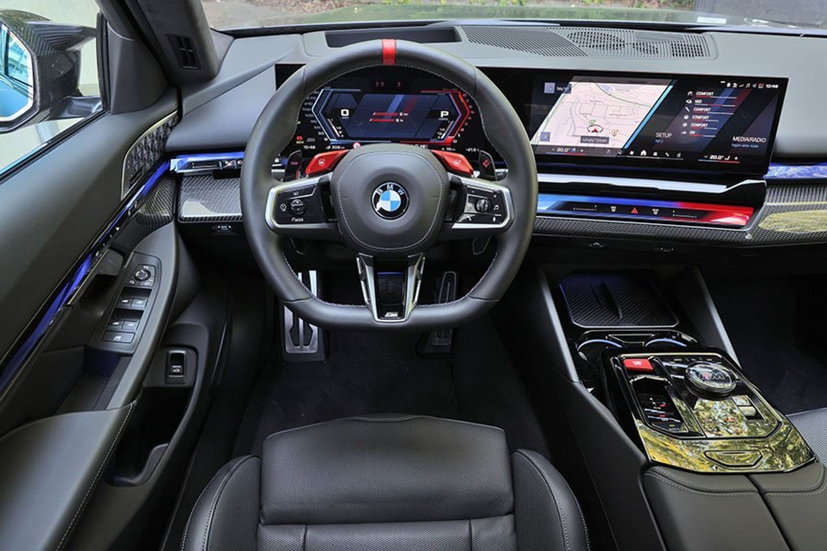 Førerplads i en BMW M5