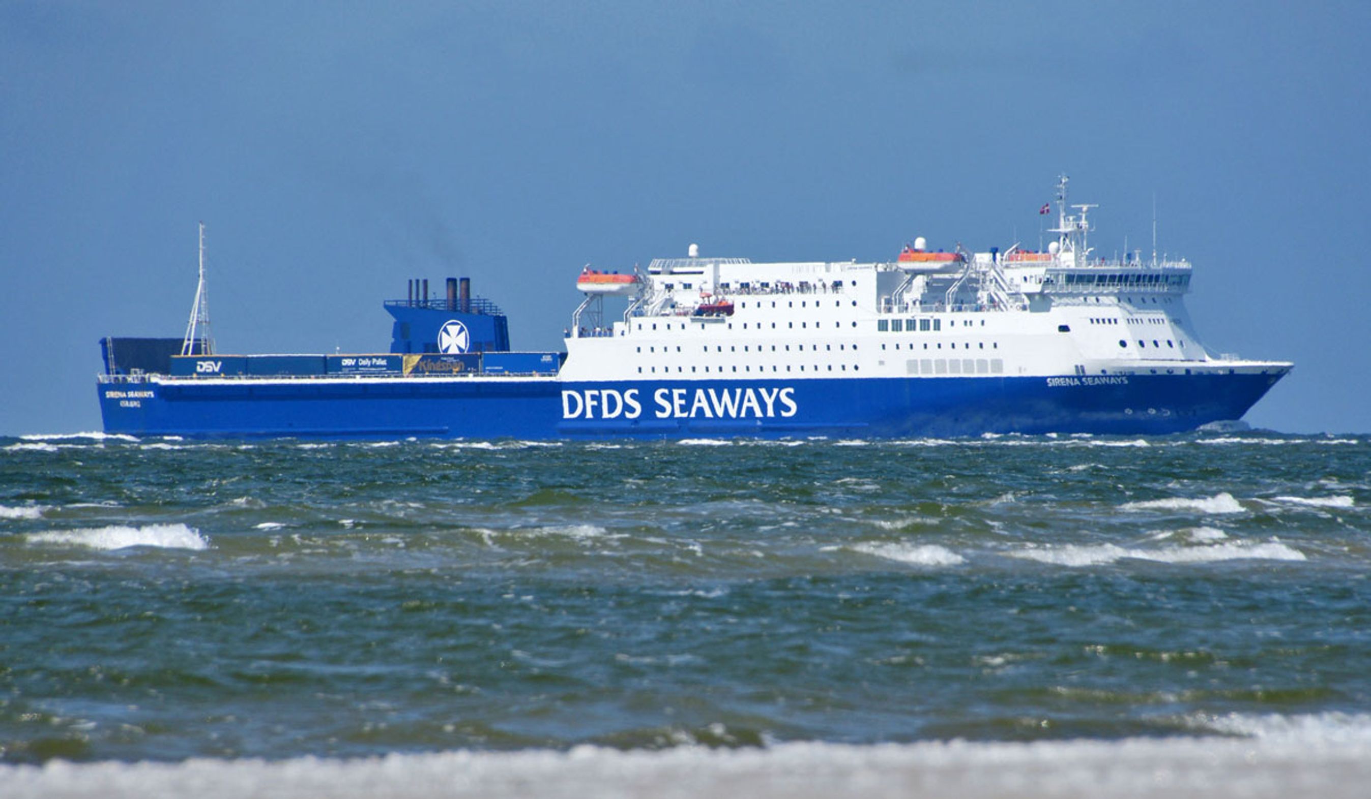 De senere år har Esbjerg-Harwich været besejlet af Sirena Seawyas, der indtil 2013 hed Dana Sirena.