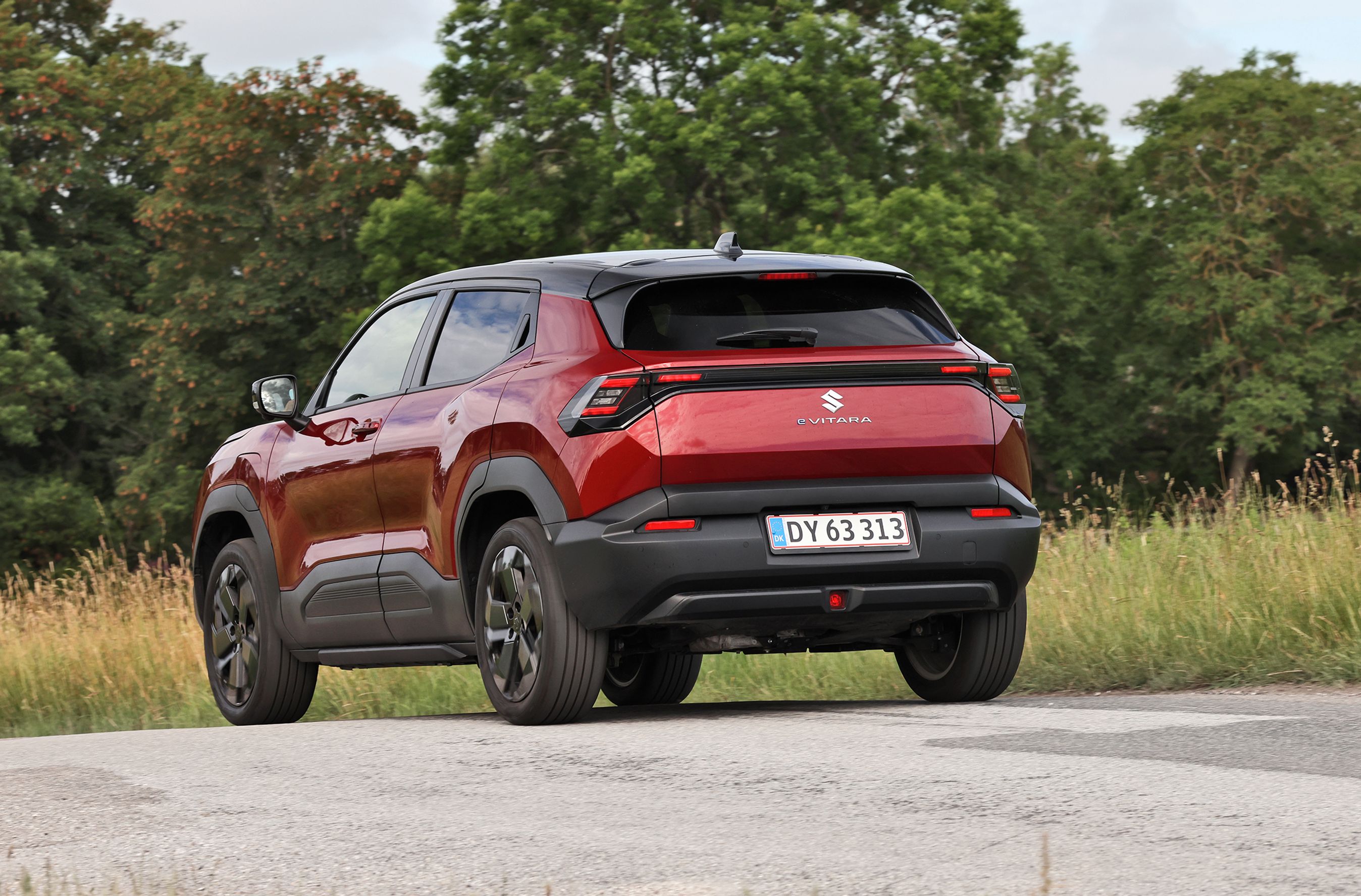Suzuki eVitara set bagfra