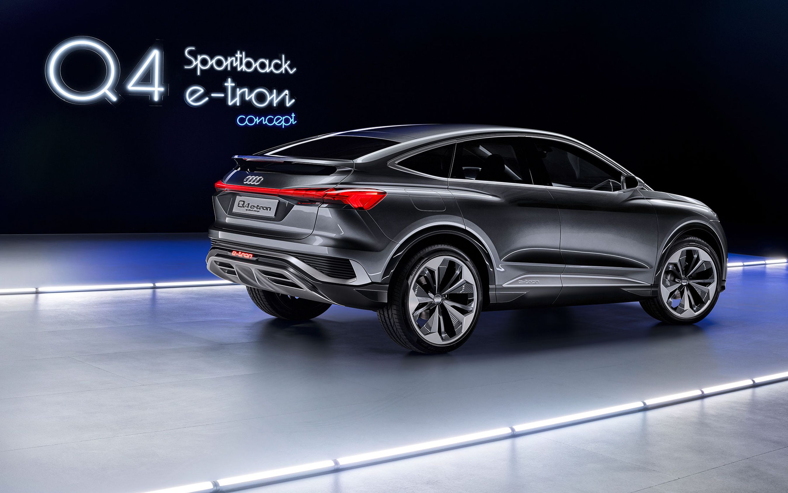 Audi Q4 Sportback E-tron har et helt anderledes bagparti end den rene SUV.