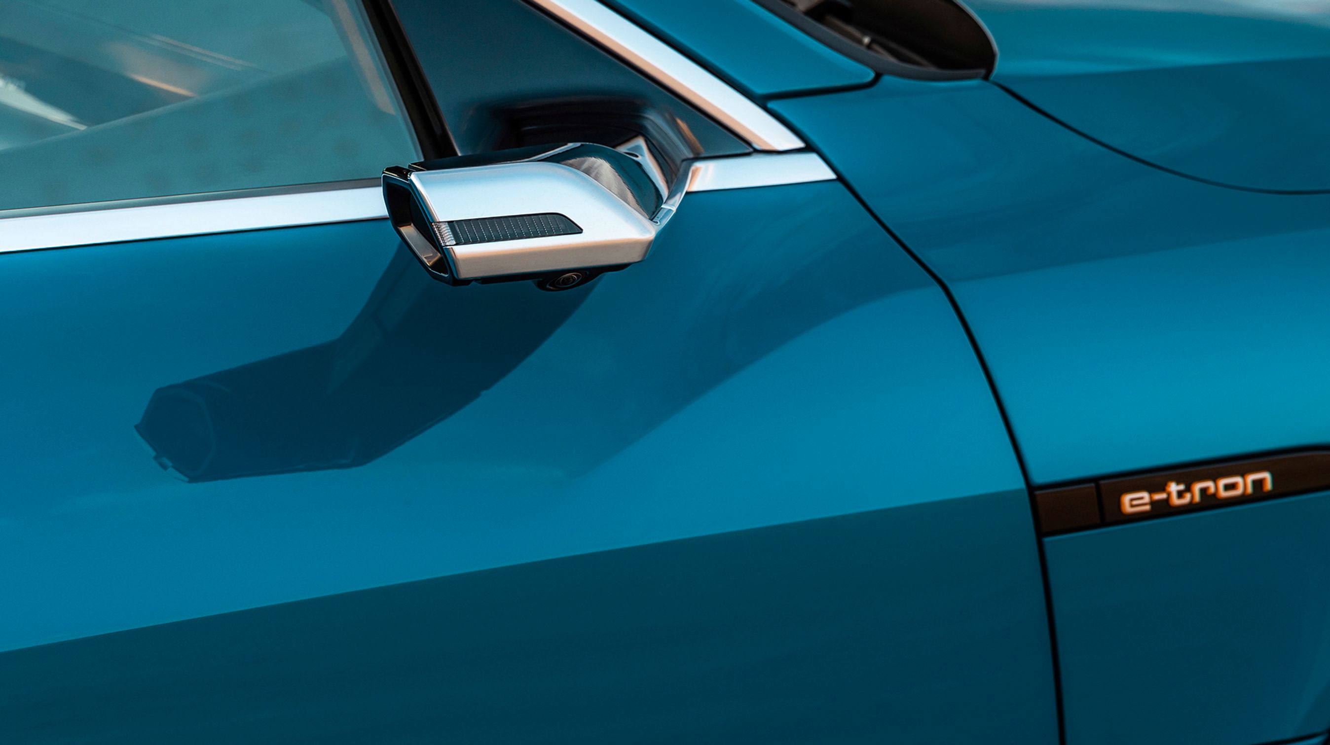 De udvendige kameraer, der har overtaget sidespejlenes funktion, ser besynderlige ud. Det skal man lige vænne sig til.