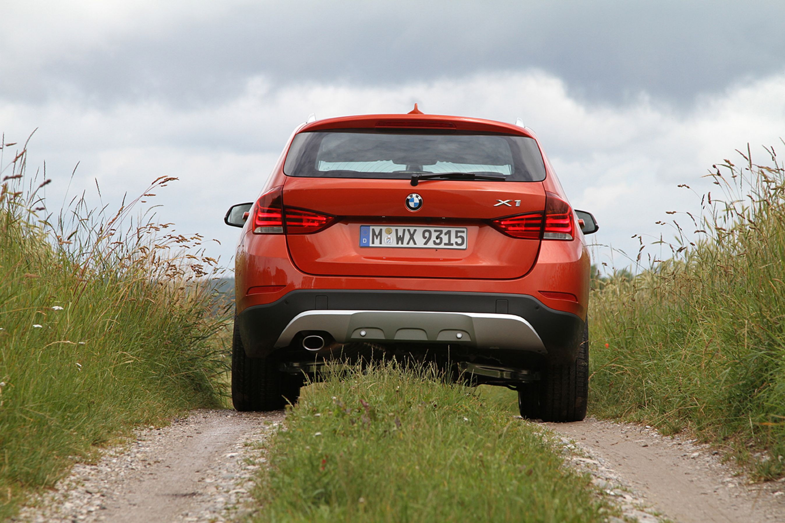 Undervognsskjoldet på BMW X1 har fået ny udformning.