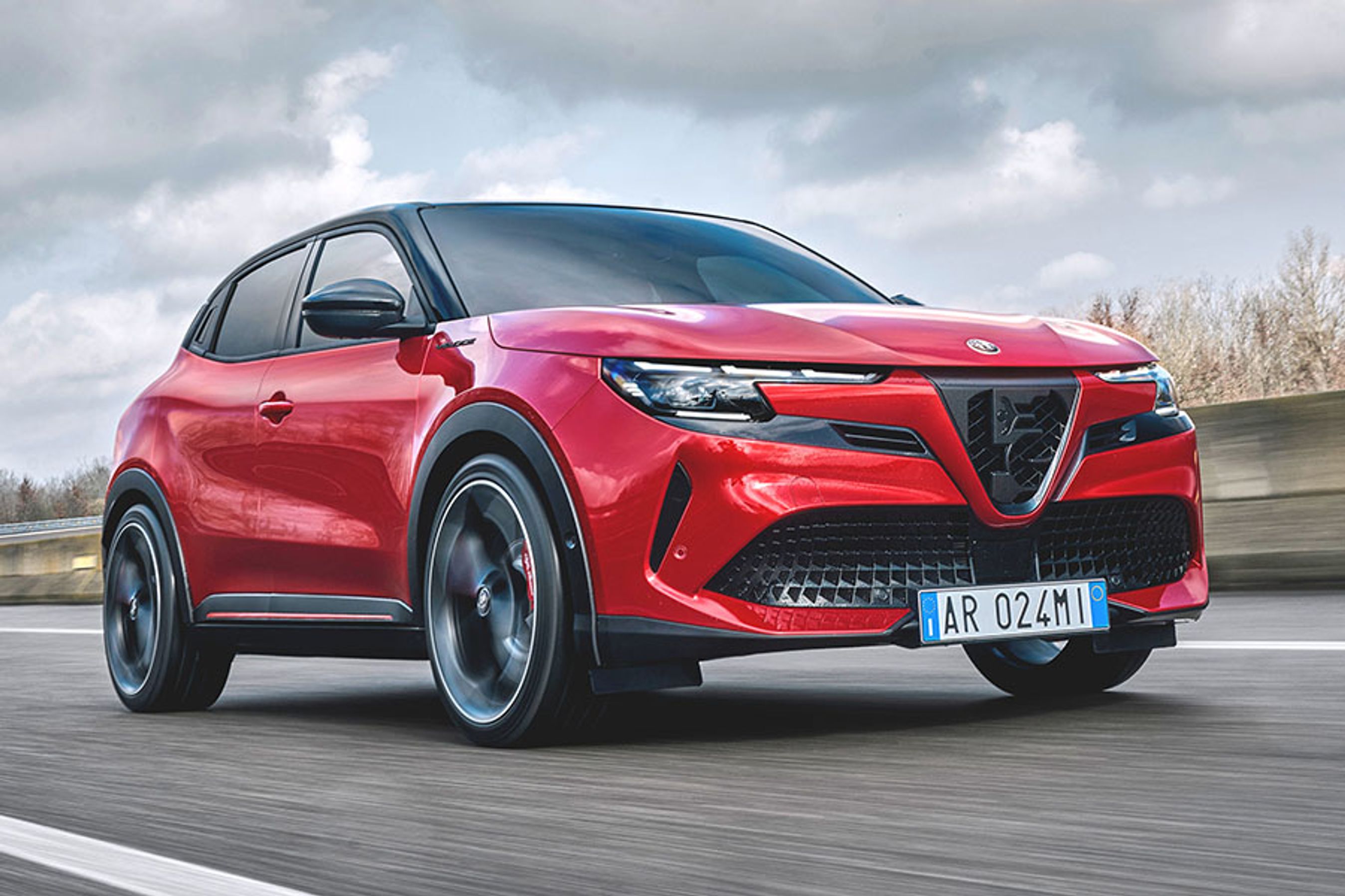 Junior er den nyeste, mindste og første eldrevne bilmodel fra Alfa Romeo. Den er baseret på samme platform, som f.eks. benyttes af Jeep Avenger, men det er lykkedes for det italienske bilmærke at skabe en bilmodel, der får en elbil til at føles som en klassisk Alfa Romeo.