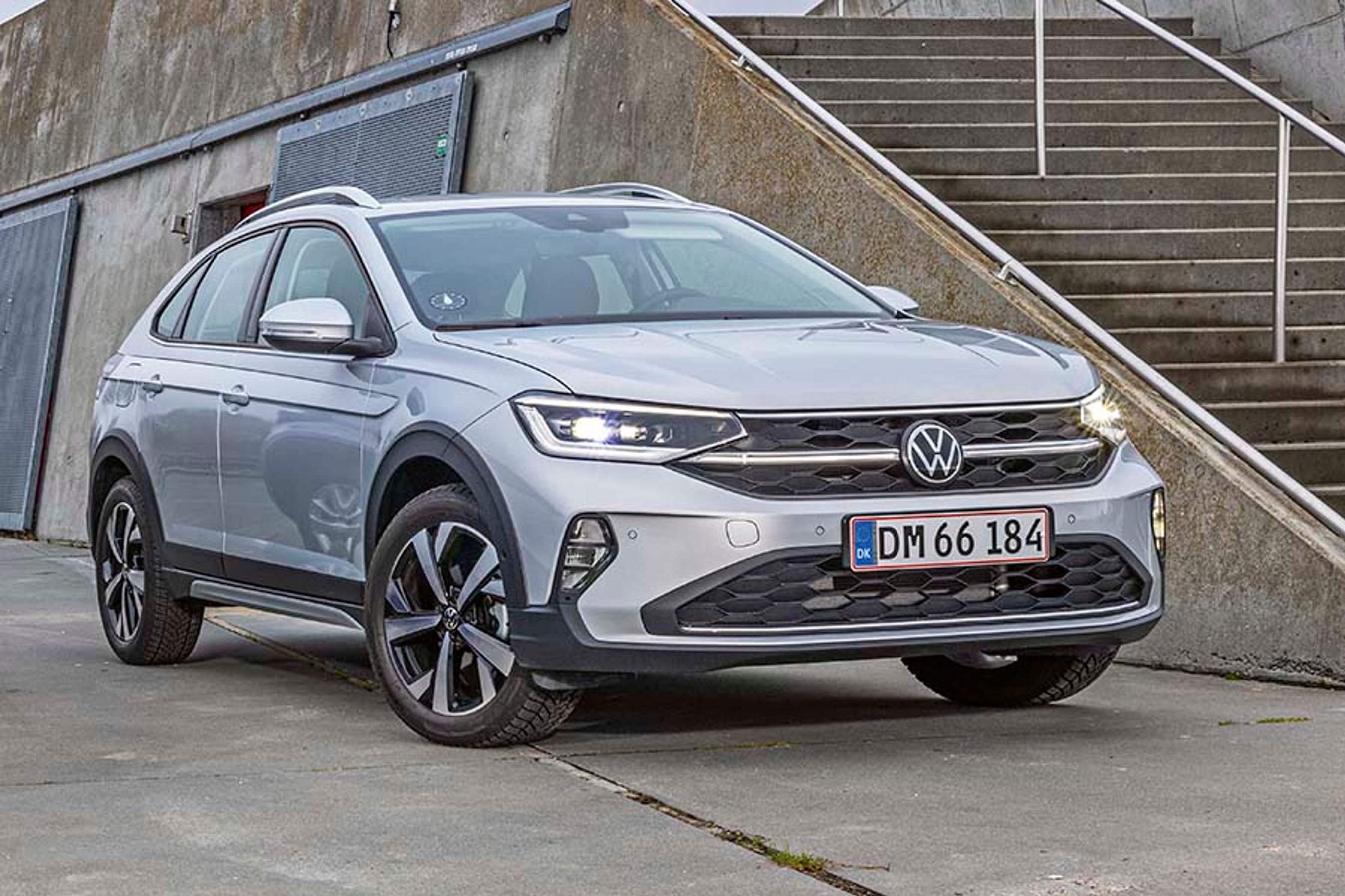 Style-udgaven af Taigo har adaptive LED-forlygter som standard. De fungerer rigtig godt og maskerer modkørende ganske fint, så du kan køre med langt lys tændt både på lande- og motorvej. 