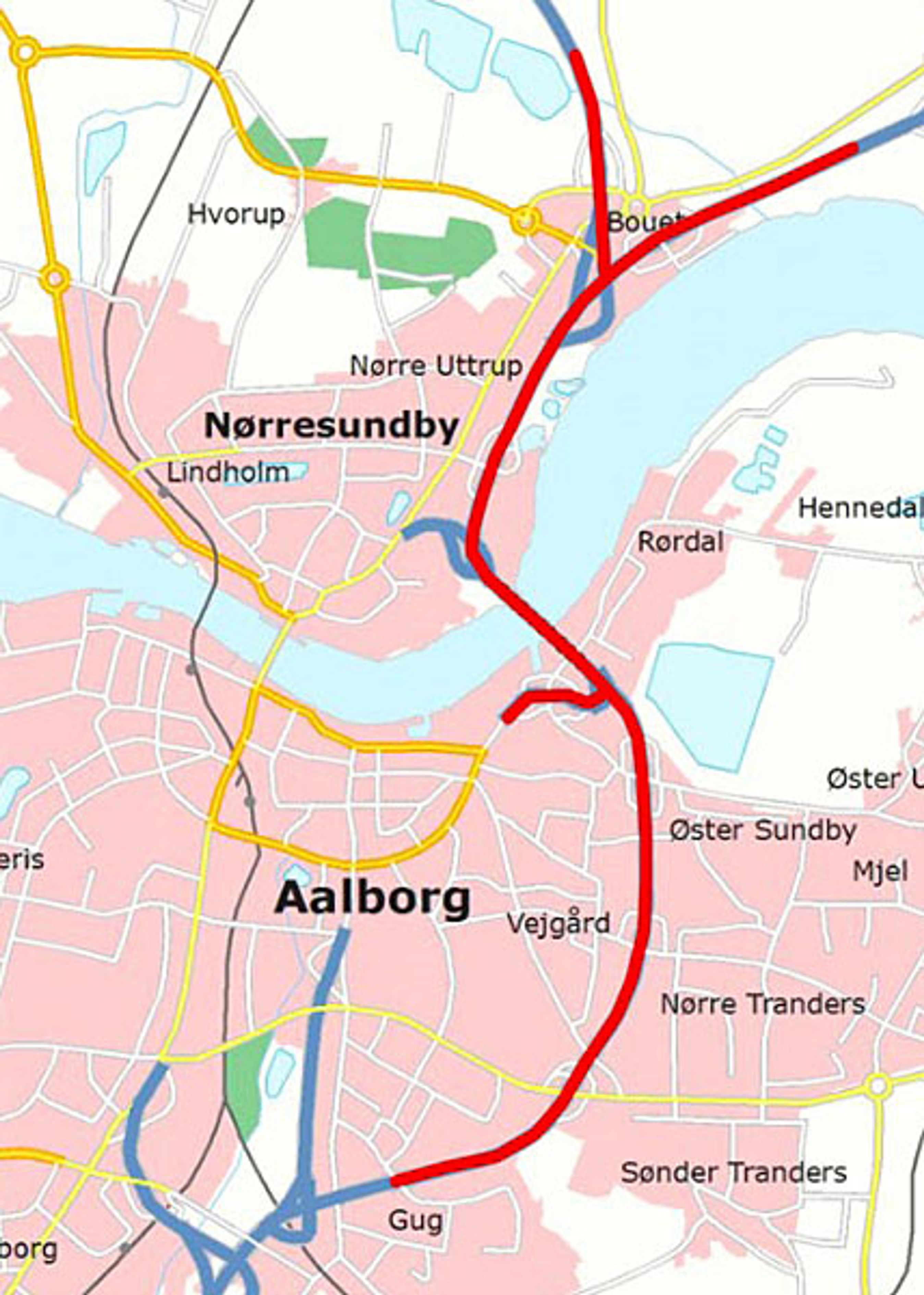 På den 14 kilometer strækning ved Aalborg og Nørresundby, markeret med rødt, kommer der efter sommerferien et forbedret trafiksystem.