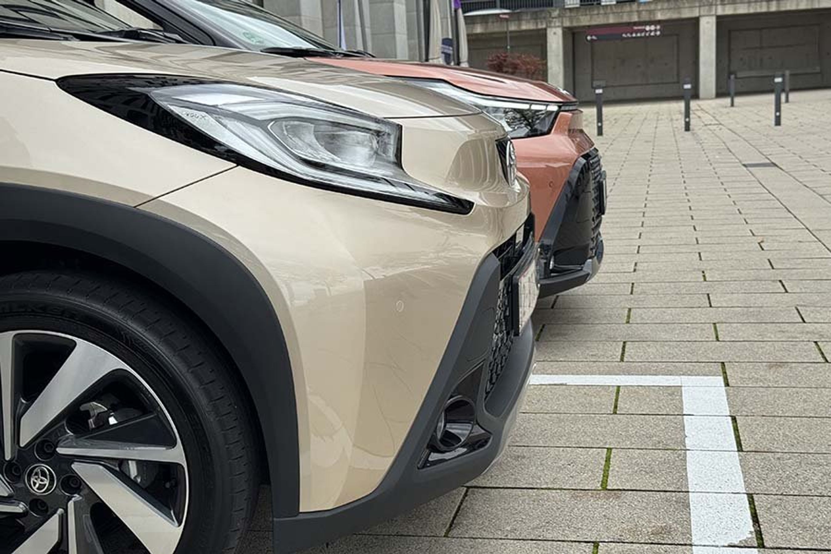 Fronter af to Toyota Aygo X