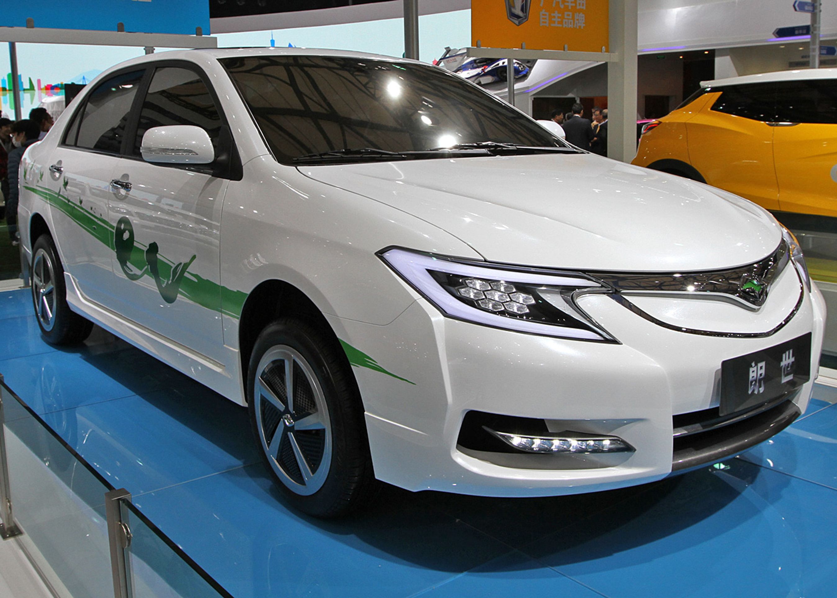 Denne konceptbil varsler et nyt mærke kaldet Ranz. Det er et samarbejde mellem Toyota og First Automotive Works.