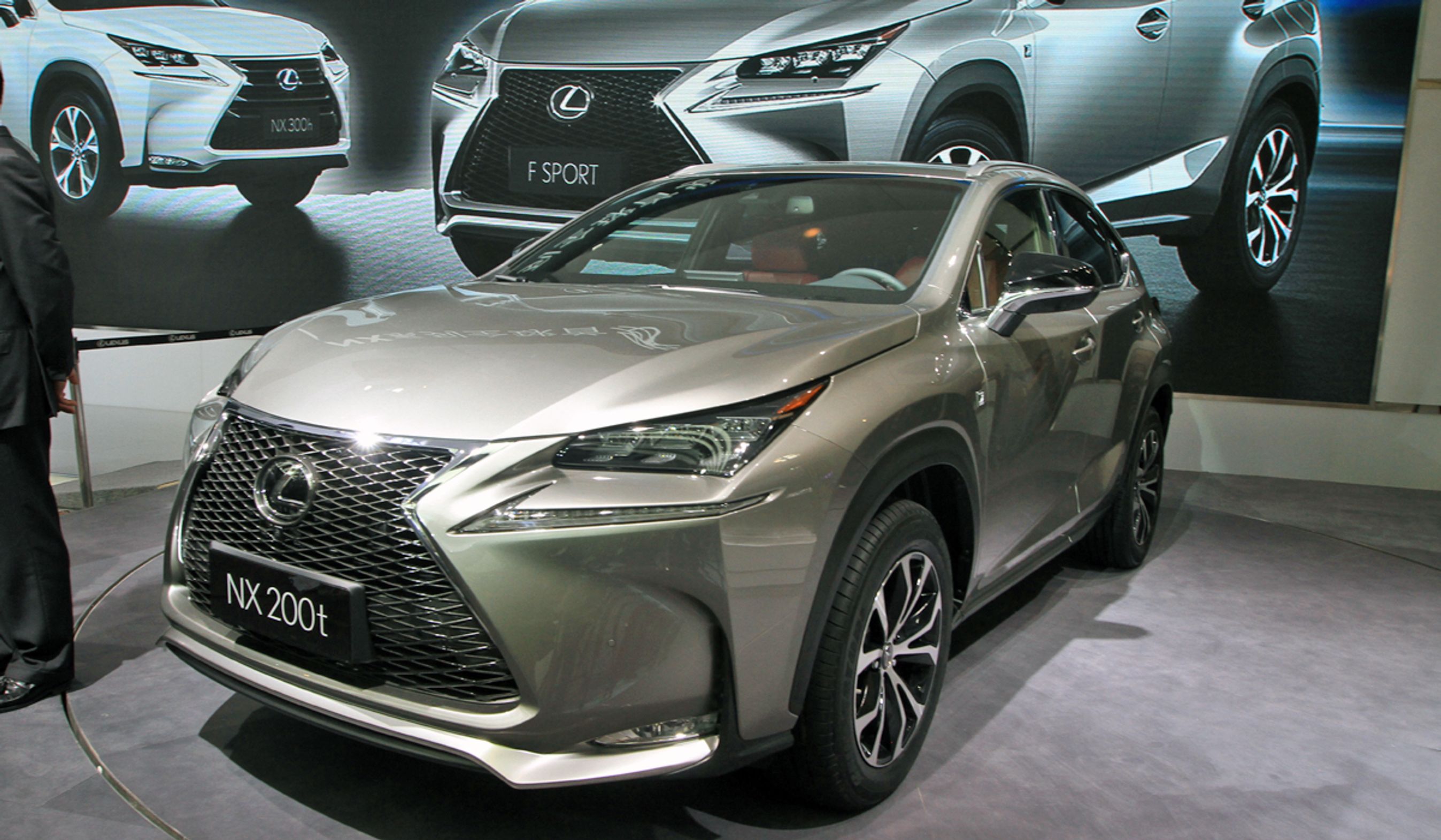 Lexus NX har verdenspremiere på biludstillingeni Beijing.