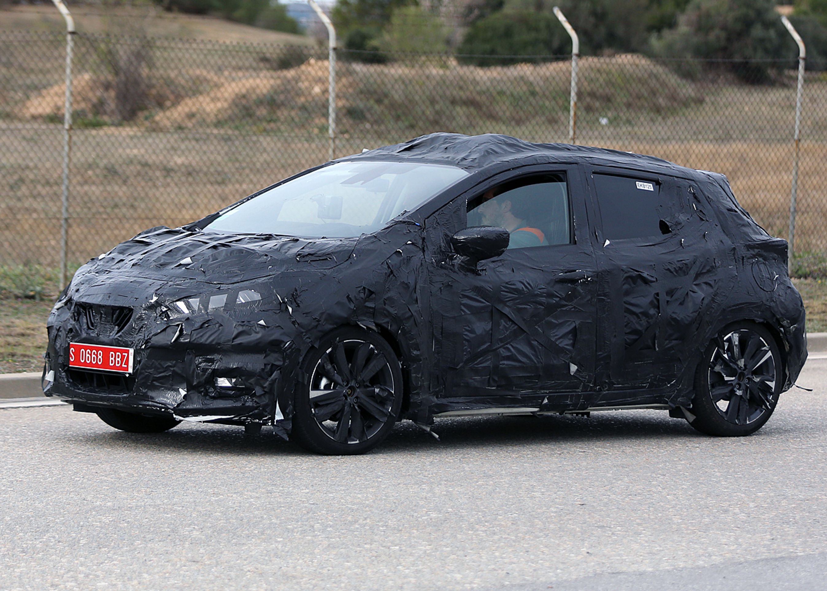 Den næste Nissan Micra bliver noget større end den nuværende. Fotos: Lehmann