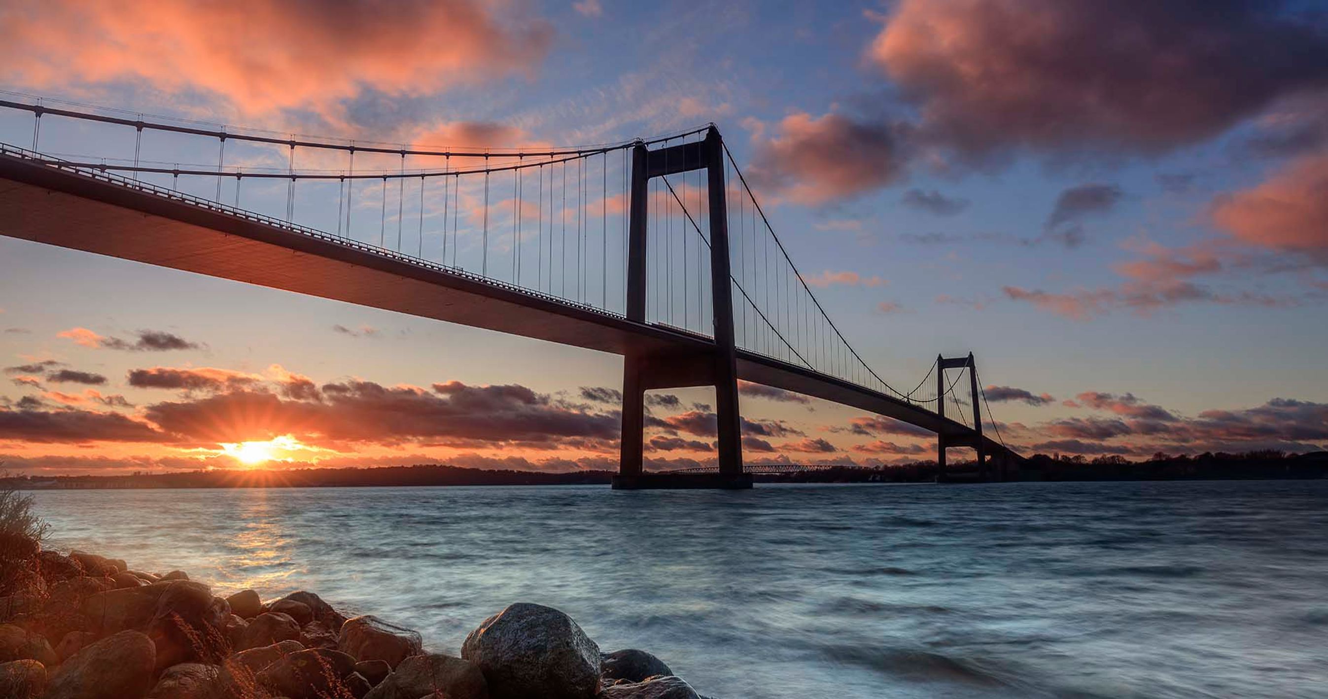 Lillebæltbroen set i solnedgang