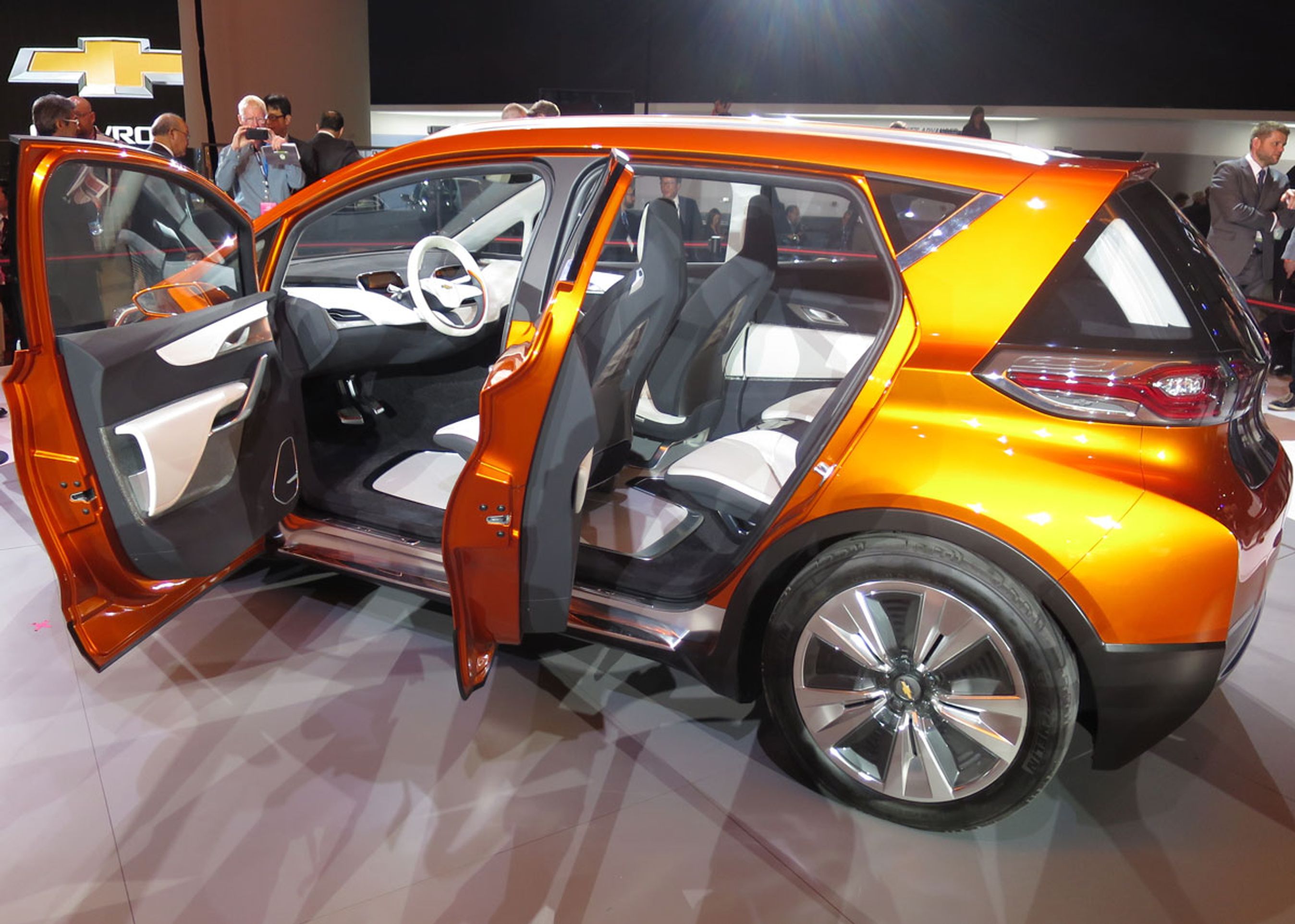 Bolt er en femdørs, firepersoners mini-MPV. Rækkevidden angives efter amerikansk norm til over 300 km på en opladning. Fotos: Bo Christian Koch