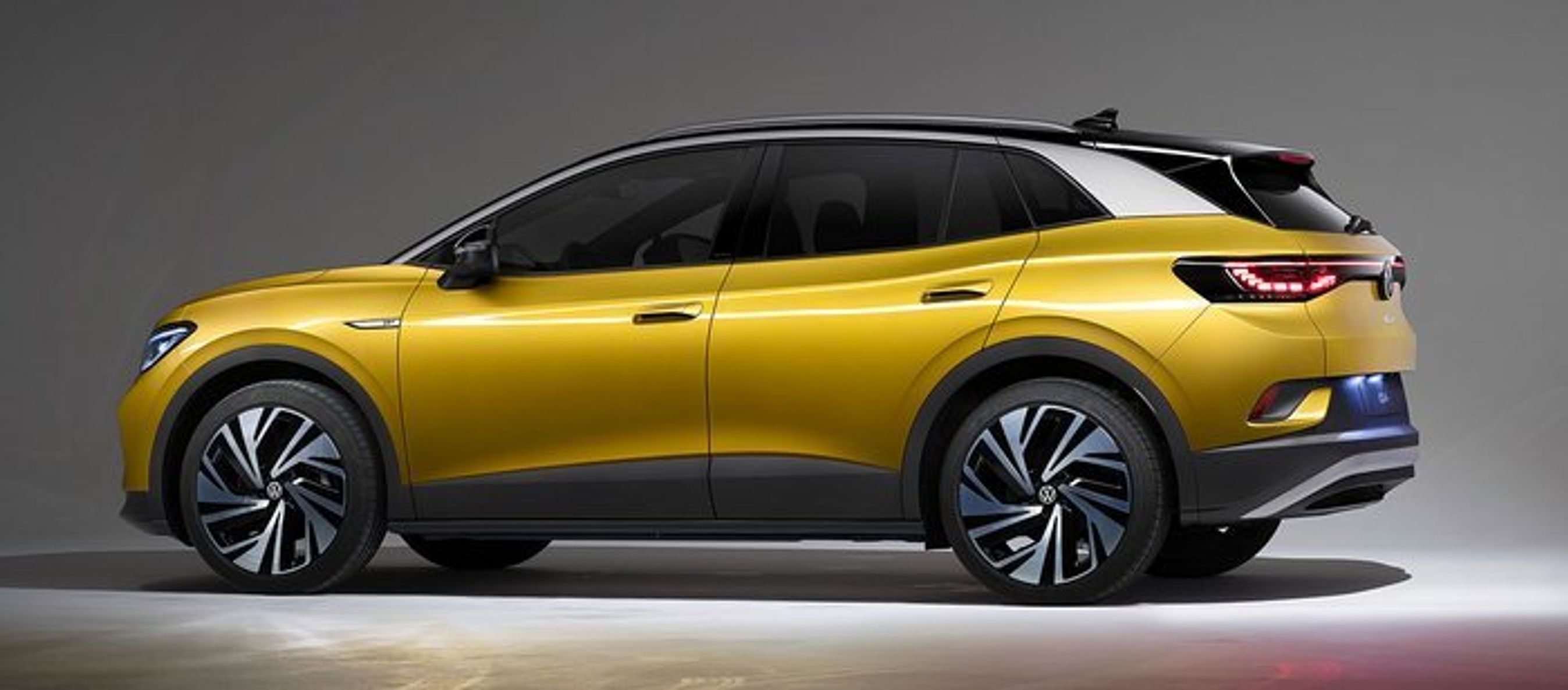 VW ID.4 er en el-crossover på 4,58 meters længde. De to første udgaver har hjul på hhv. 20 og 21 tommer (billedet).