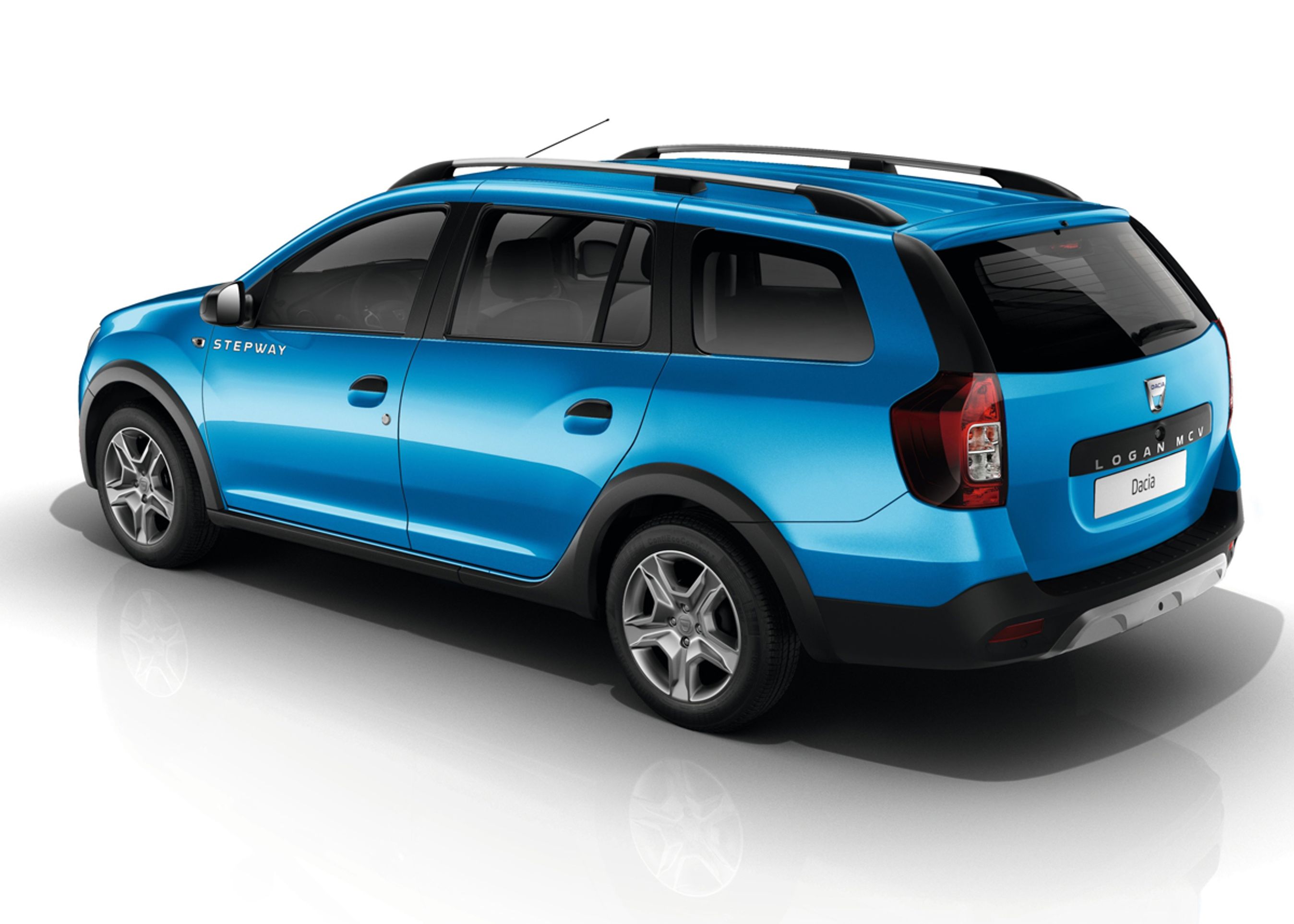 Dacia Logan MCV har i Stepway-udgaven fået sorte paneler. bl.a. ved hjulskærmene, samt beskyttelsesskjold for og bag. Fotos: Dacia