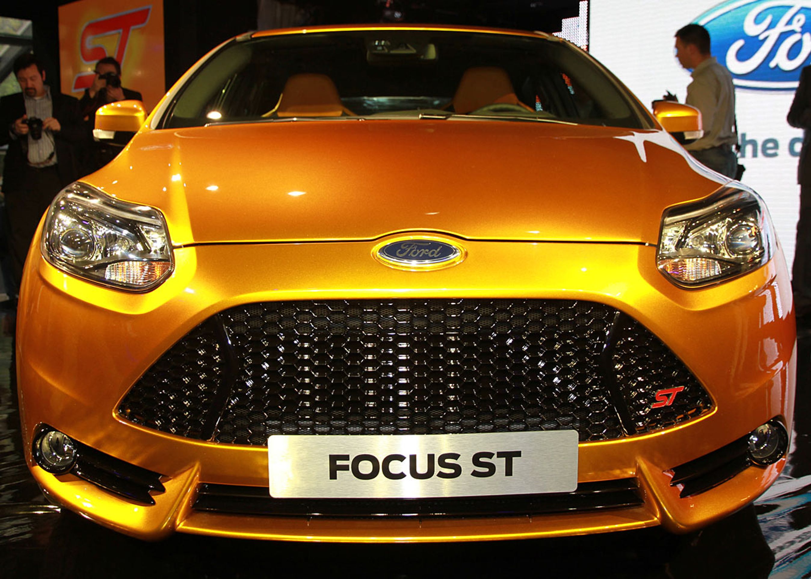 ST-modellen har en dramatisk grill og en front, der er helt anderledes end de folkelige Focus'er. Om udseendet ender med at blive eksakt som her, er ikke sikkert.