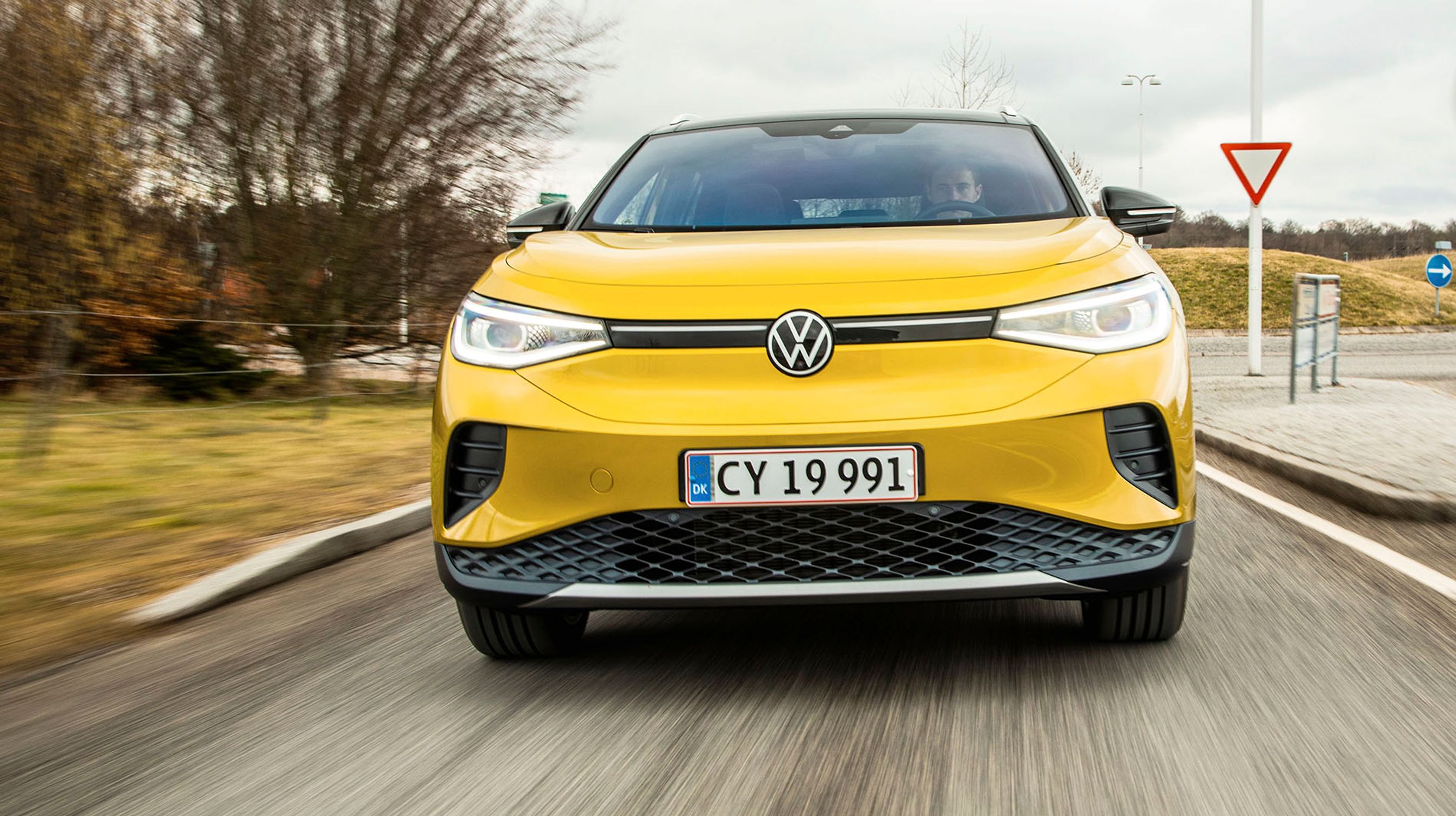 Teknisk set er ID.4 bygget på samme platform som den mindre ID.3, men designet er væsentlig anderledes, og blandt andet er fronten gjort mere almindelig at se på. Der er dog ingen kølergrill, da den ikke er nødvendig i en elbil.