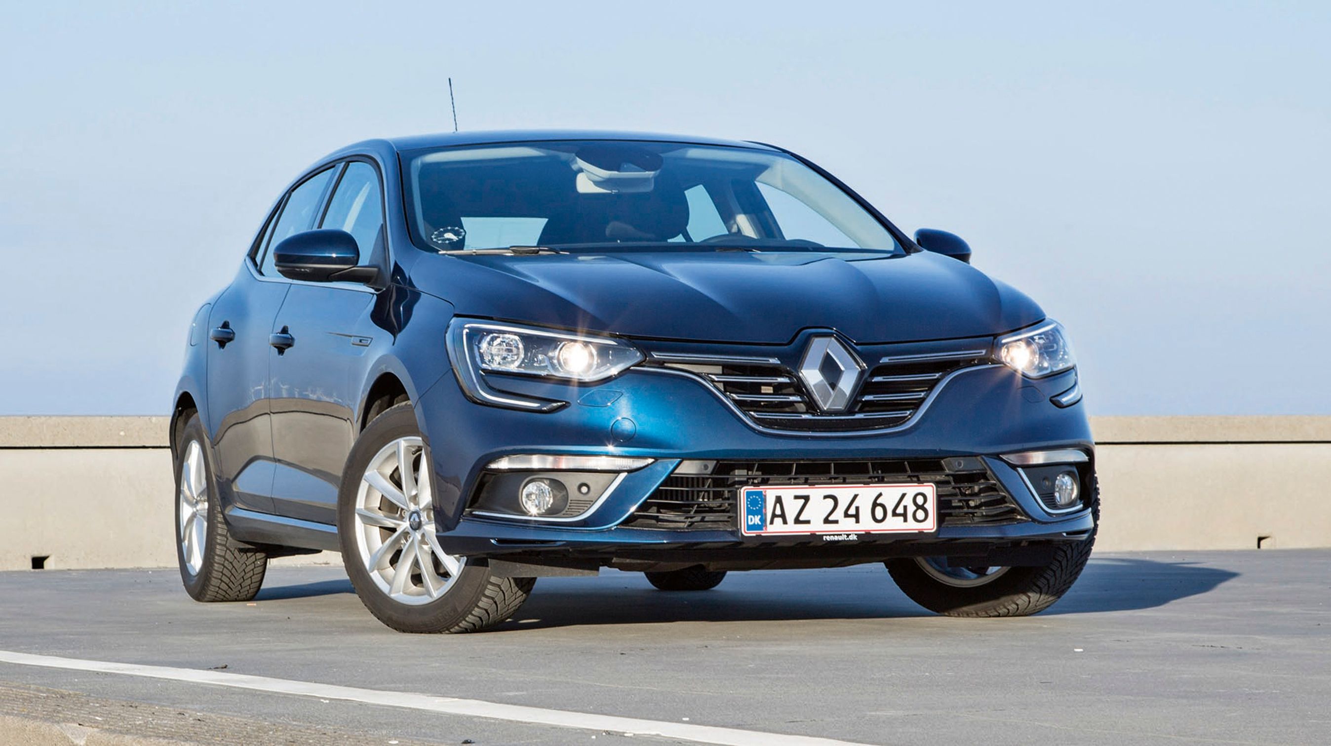 Renault Mégane er kommet i sin fjerde generation. Endnu fås bilen kun som 5-dørs hatchback, men senere på året kommer den også som stationcar.