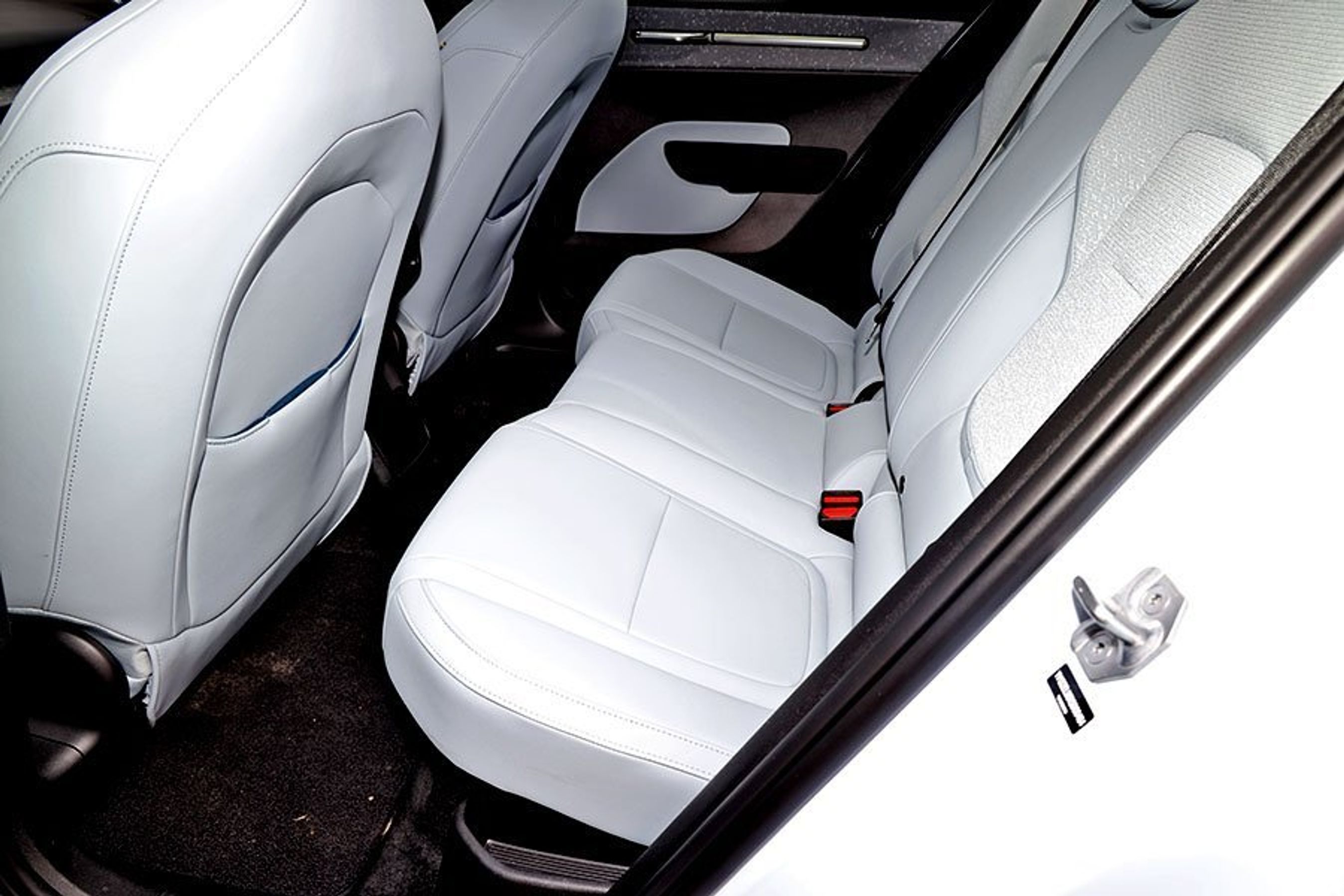 Hvide bagsæder i en Volvo EX30