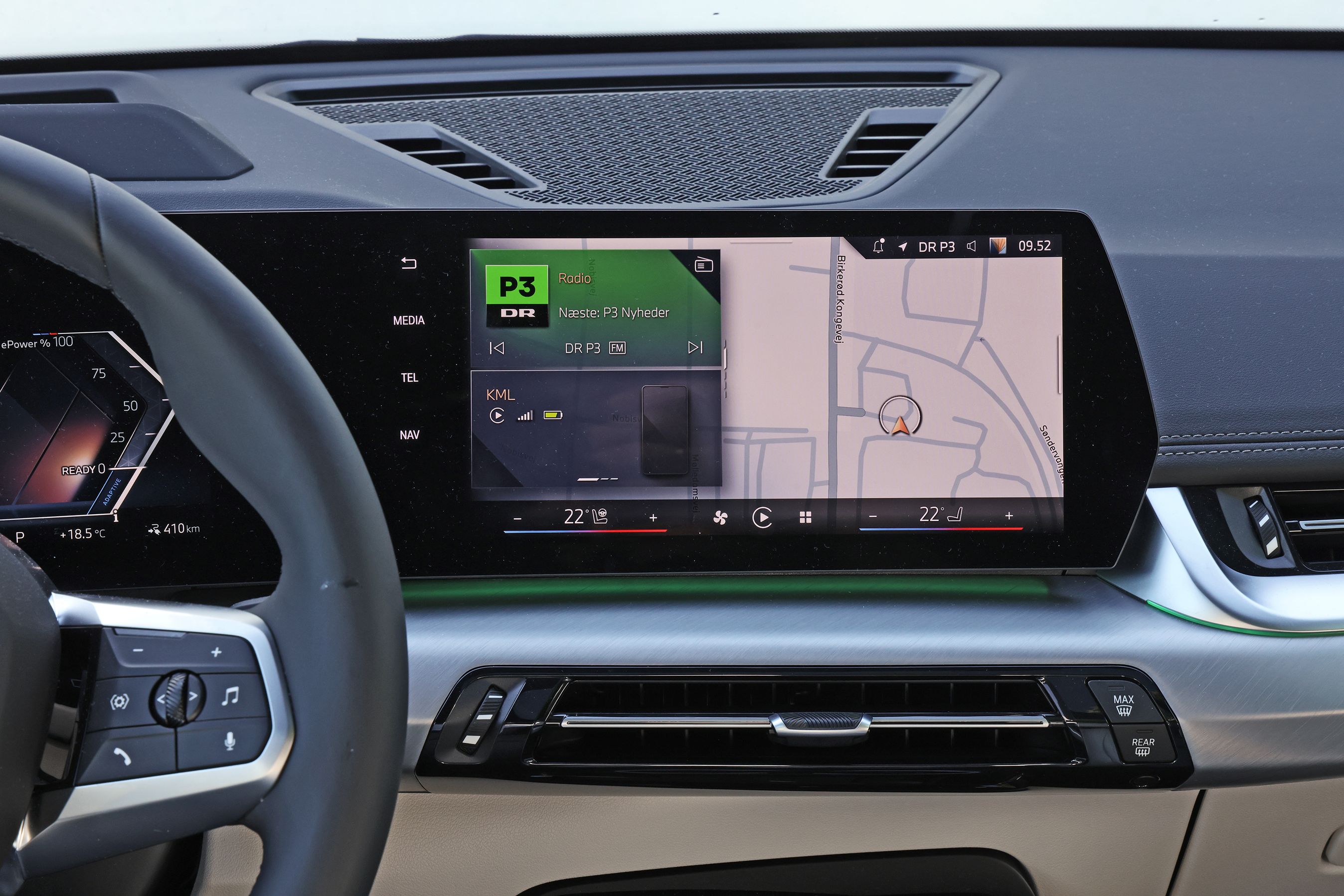 Trykskærmen i den faceliftede udgave af BMW iX1 eDrive Supercharged fra 2026. 