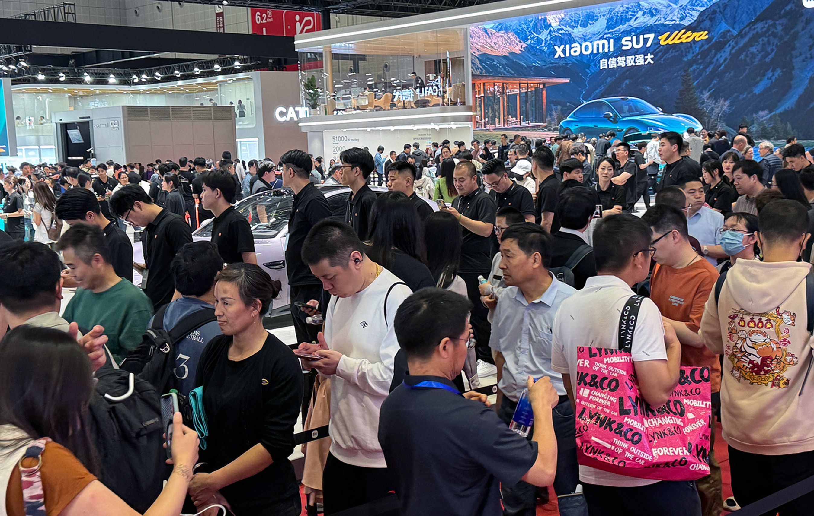 Xiaomi har i Kina skabt eufori som Tesla for fem år siden. Mærket havde kun sin sedan, SU7 (i seks versioner), men det var nok til at skabe lang kø ved standen. En SUV, YU7, er på vej.