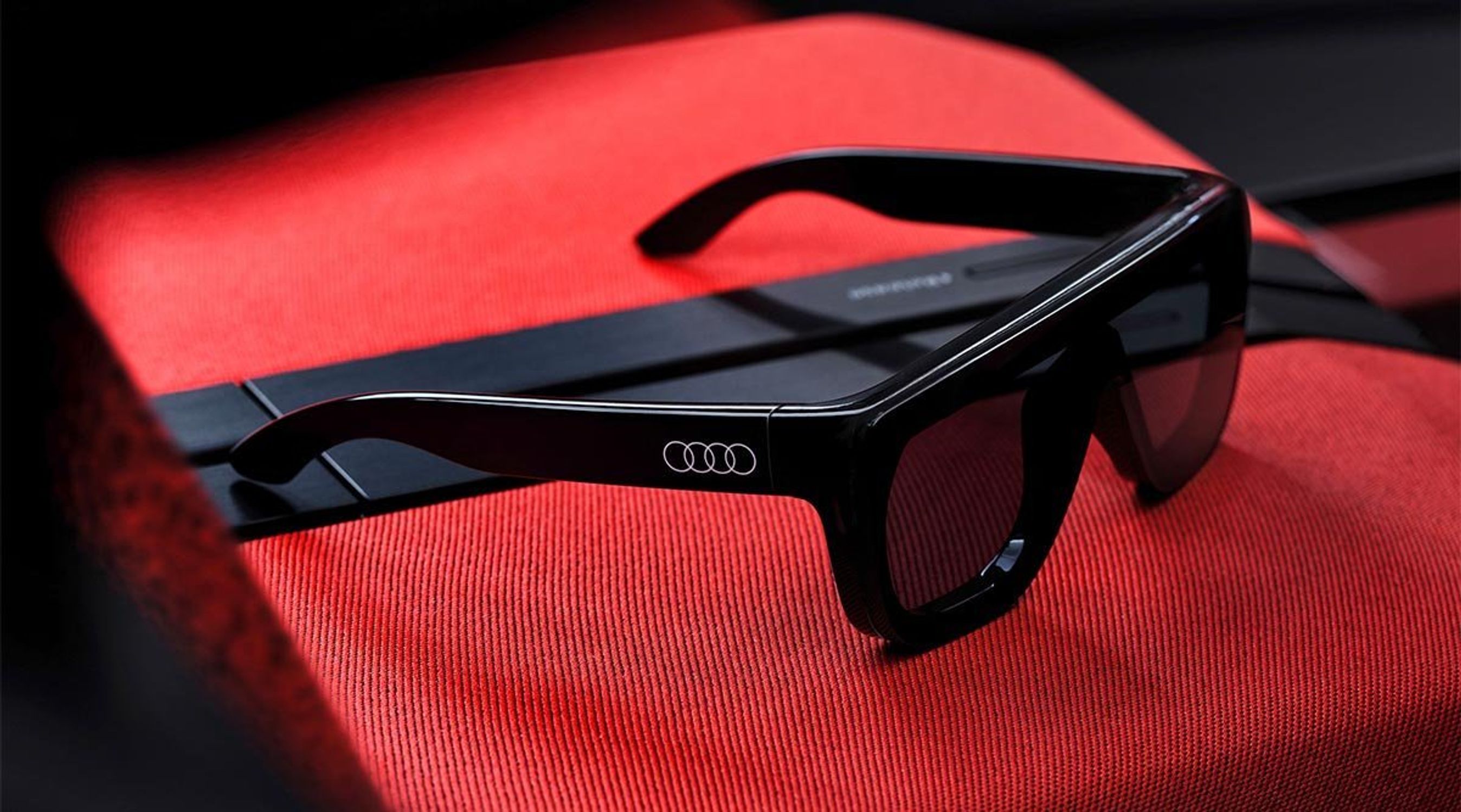 Sådan forestiller Audis designere sig, at brillerne kan se ud. Men indtil videre er de væsentlig mere klodsede.