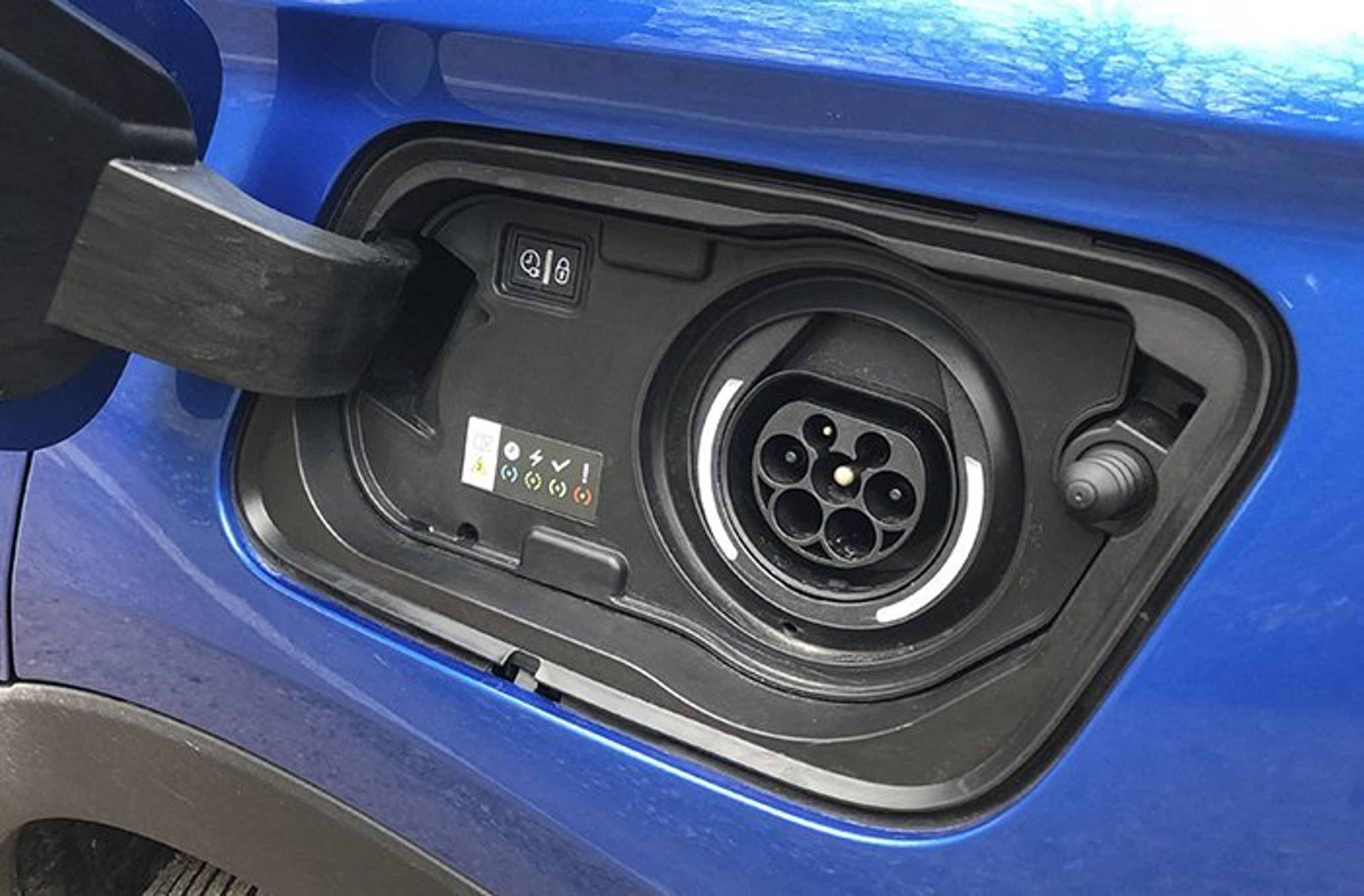 Ladestik på Opel Grandland X