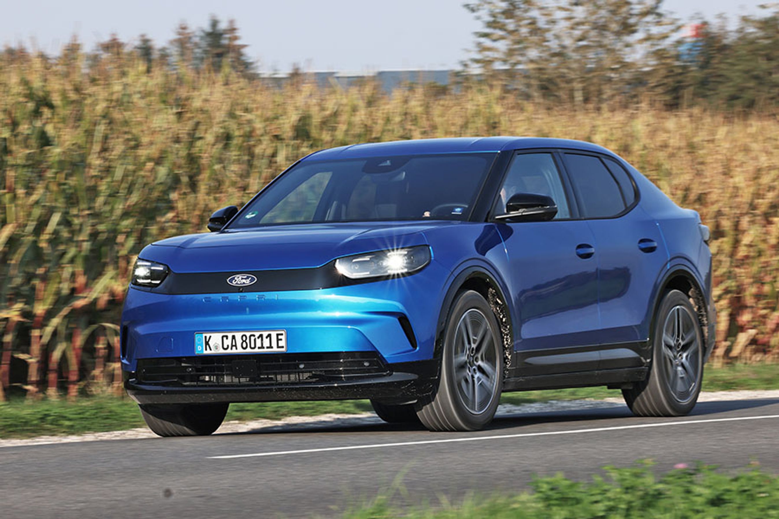 Ford Capri er søsterbil til Ford Explorer og er bygget på teknik lånt fra bl.a. VW ID.4. Der er tale om SUV med coupé-lignende linjer, og altså en form, der er noget langt fra den oprindelige Ford Capri fra 1969.