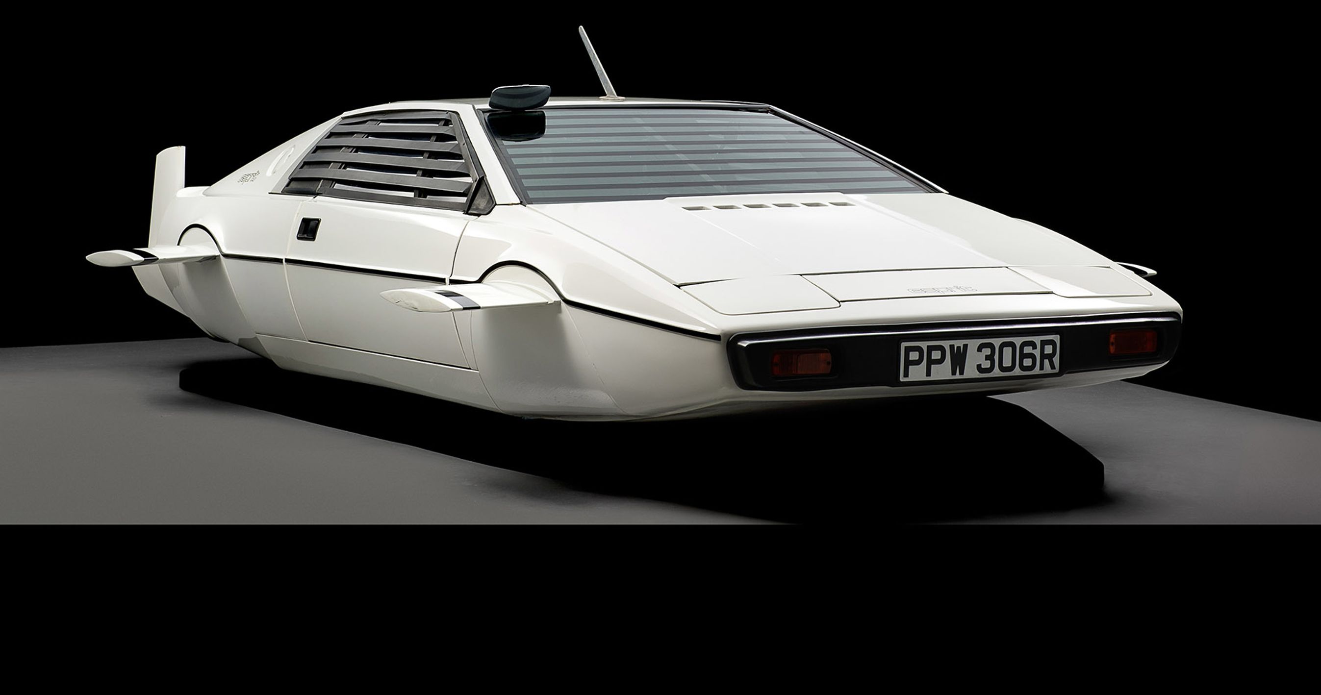 En bil kan man dårligt kalde denne Lotus Esprit fra James Bond-filmen „Spionen der elskede mig“. Alligevel blev den solgt på auktion for 4.908 procent mere end en tilsvarende Esprit årgang 1977 (foto: RM Sotheby’s)