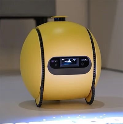 Samsung Ballie home robot (Photo by Chris Welch / The Verge – source: https://www.theverge.com/2025/1/6/24337478/samsung-ballie-robot-release-date-features-2025)