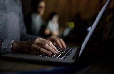 From LinkedIn to Tailored Attack in 30 Minutes: How AI Accelerates Target Profiling for Cybercrime