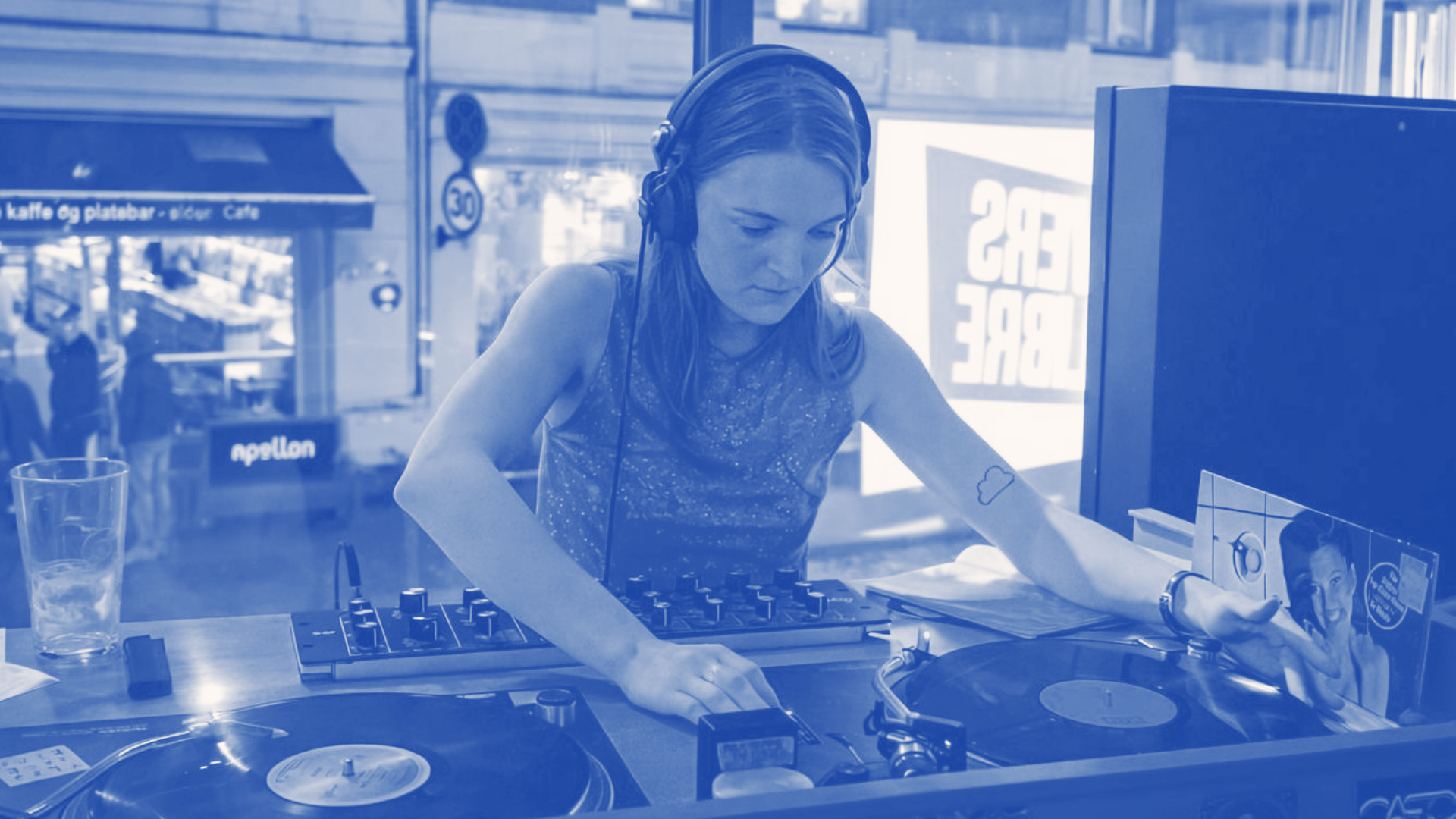 Vinyl DJ Workshop with Emili Carin Rønning