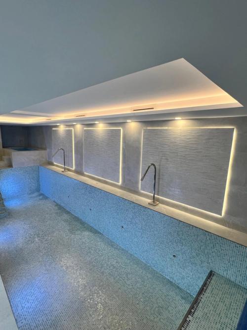 pool lighting installation