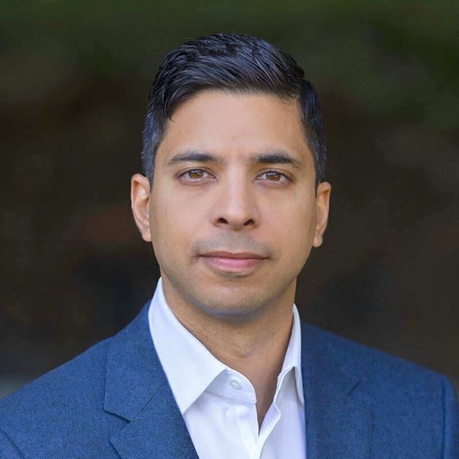 Headshot of Simon Edwards, CEO at Groq