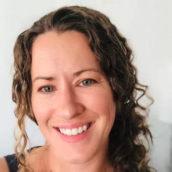 Photo of Prof. Nicole Thomson