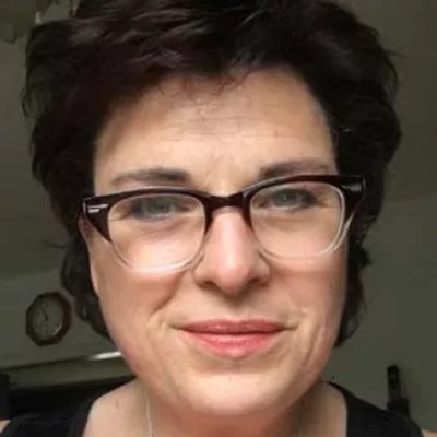 Photo of Prof. Lindsay MacFarlane