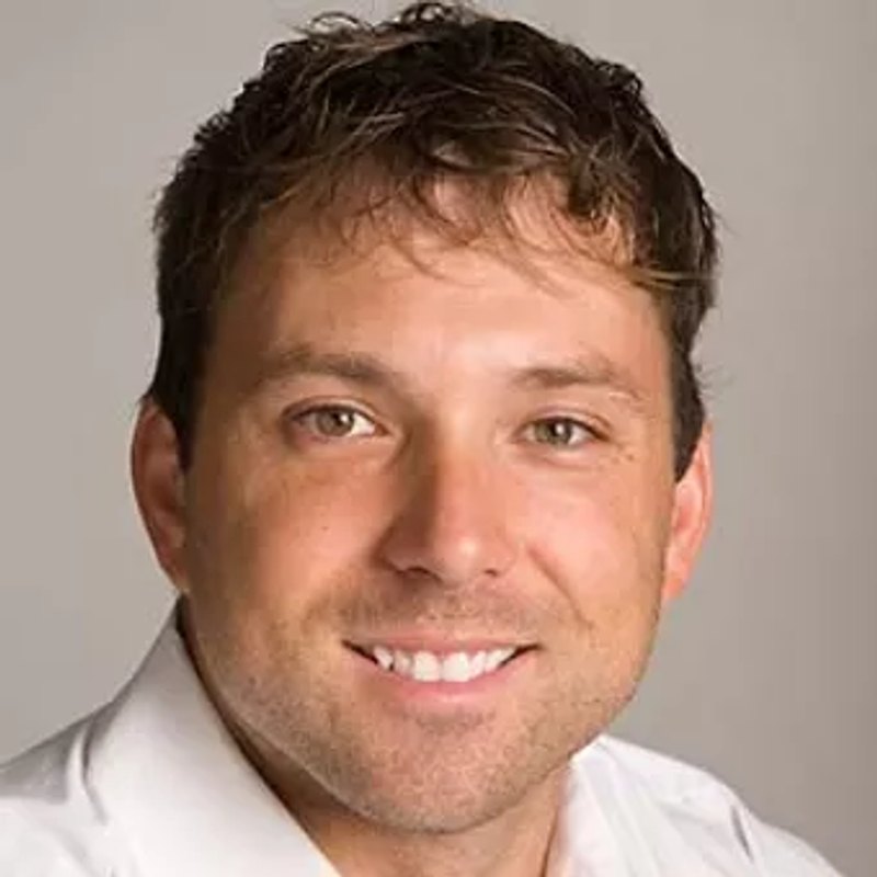 Photo of Prof. Derek Jennings