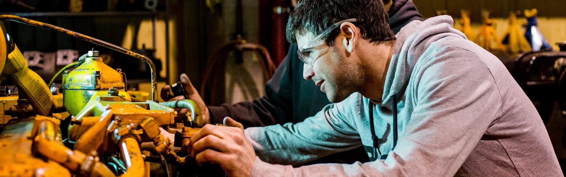 Image for Truck and Coach Technician Apprenticeship