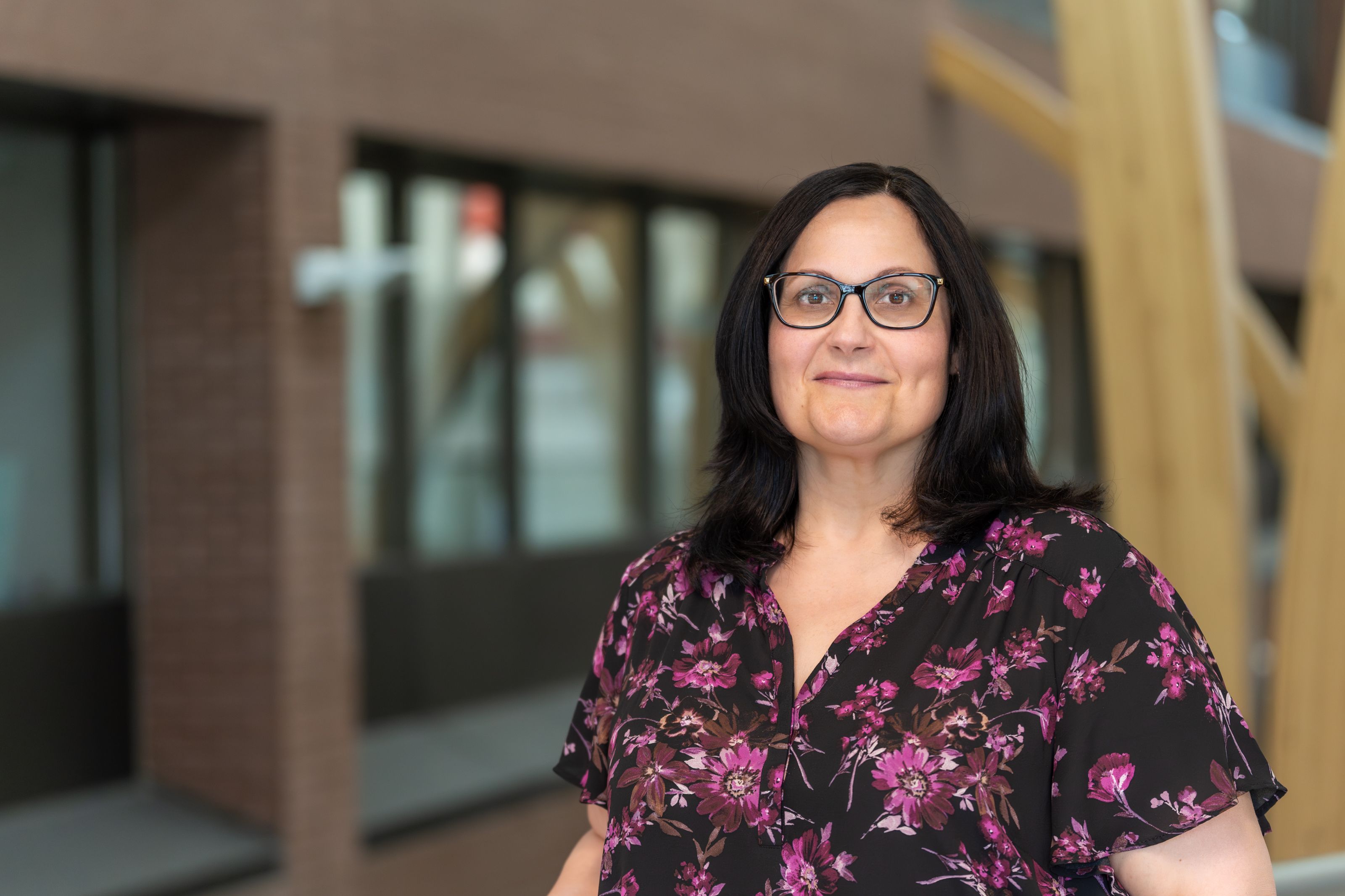 Photo of Prof. Linda Kramer