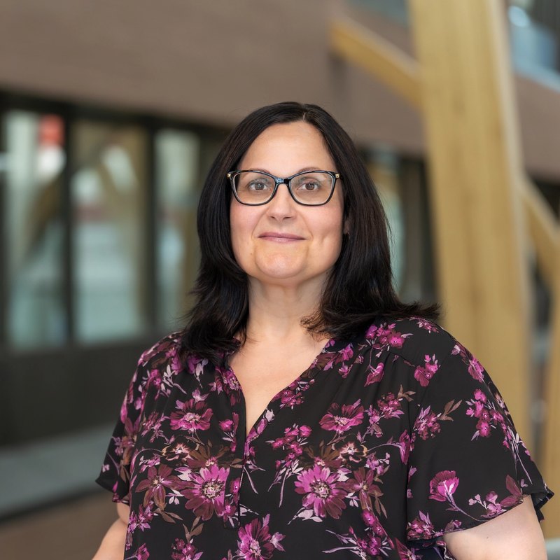 Photo of Prof. Linda Kramer