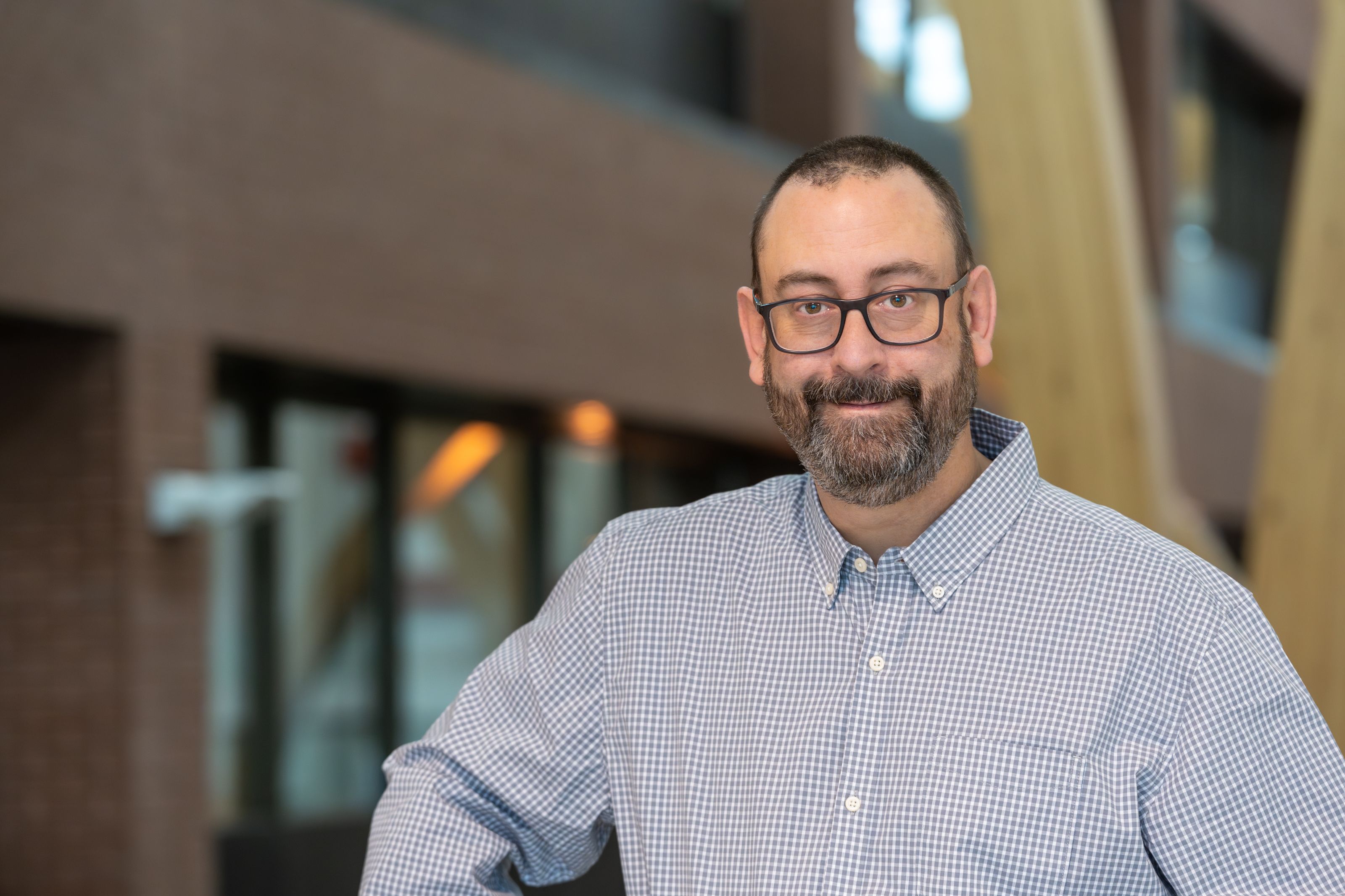 Photo of Prof. Kevin Element