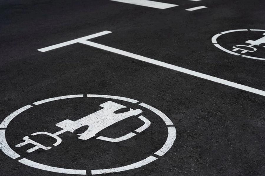 Circuit Breakers Explained: Choosing the Right Protection for Your Project