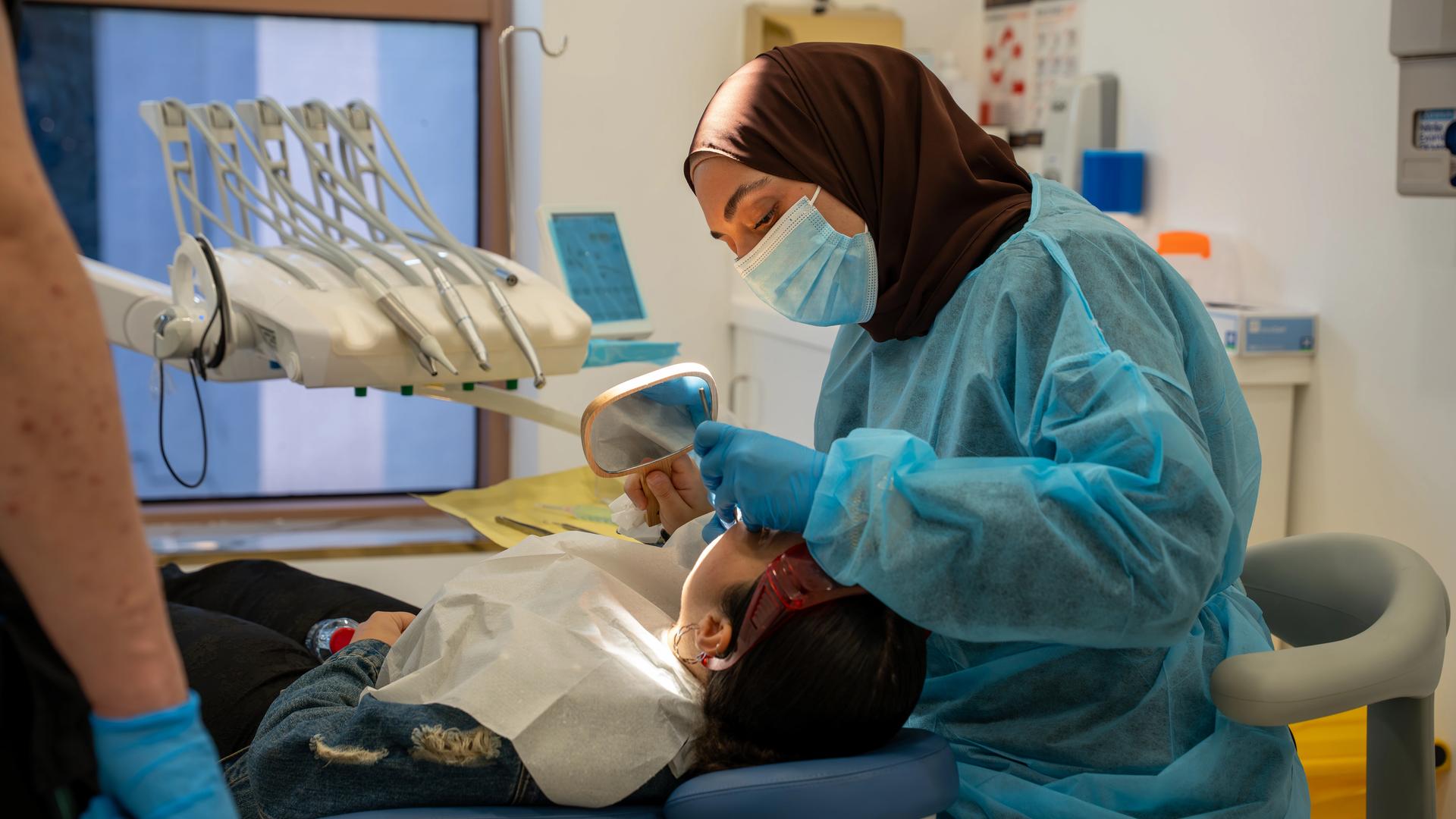 Hollywood Smile Veneers in Dubai | DRFK Turkish Dentist