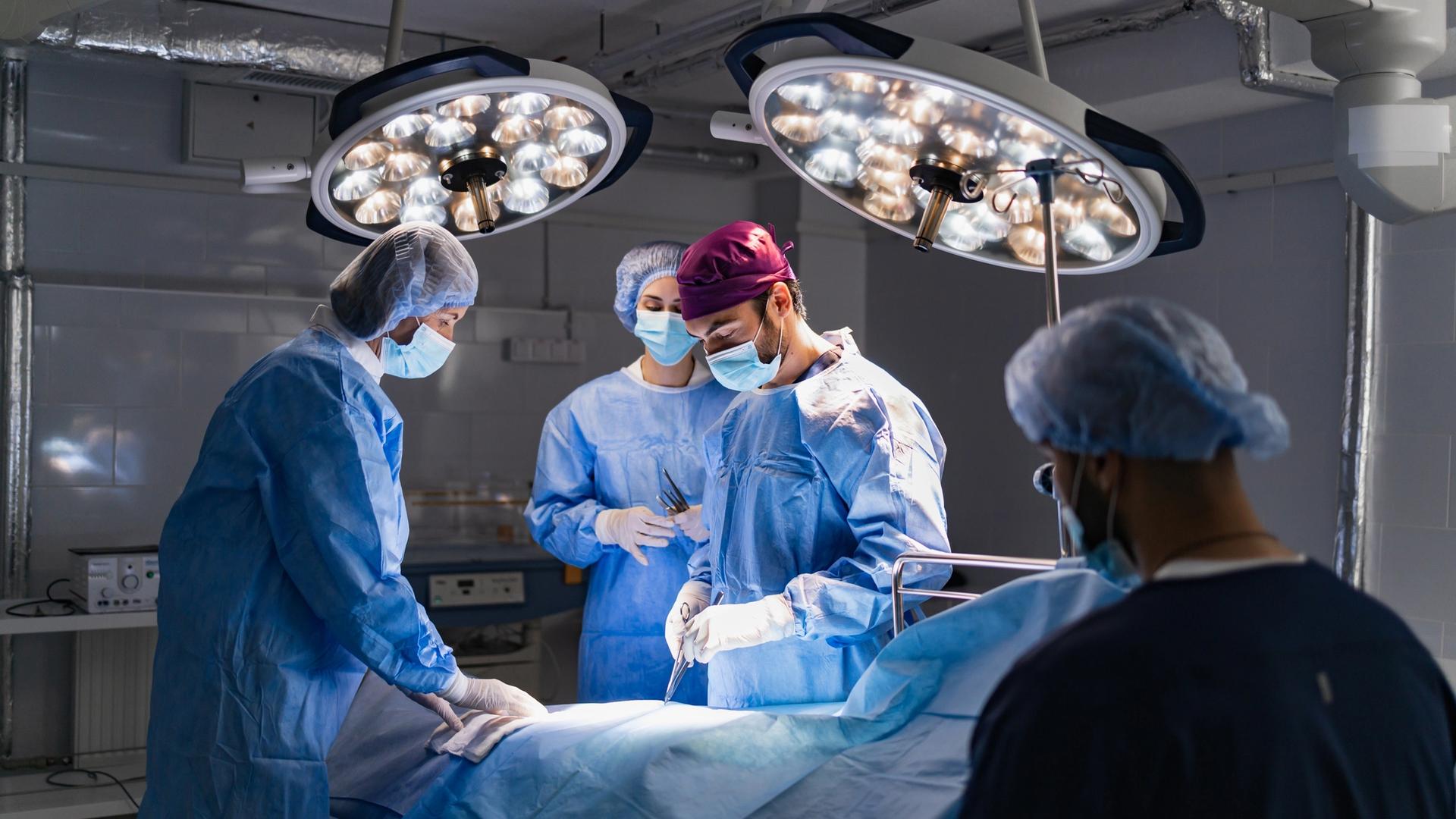 Specialist neurosurgeon at DRFK Dubai consulting a patient about brain and spine treatment options