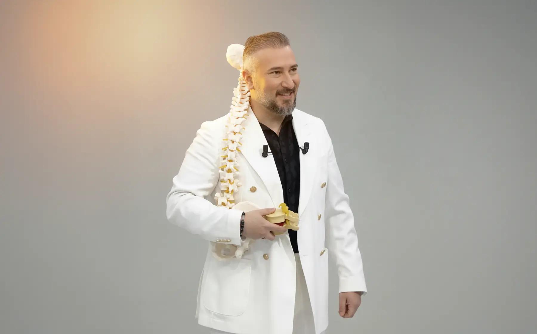 متى تحتاج جراحة العمود الفقري؟ شرح طبي من د. فاتح كرار