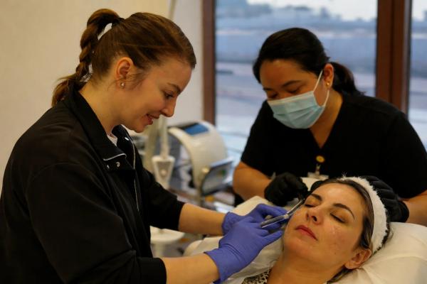 Botox vs Fillers in Dubai Cost, Safety, Results & Expert Comparison in Jumeirah 3